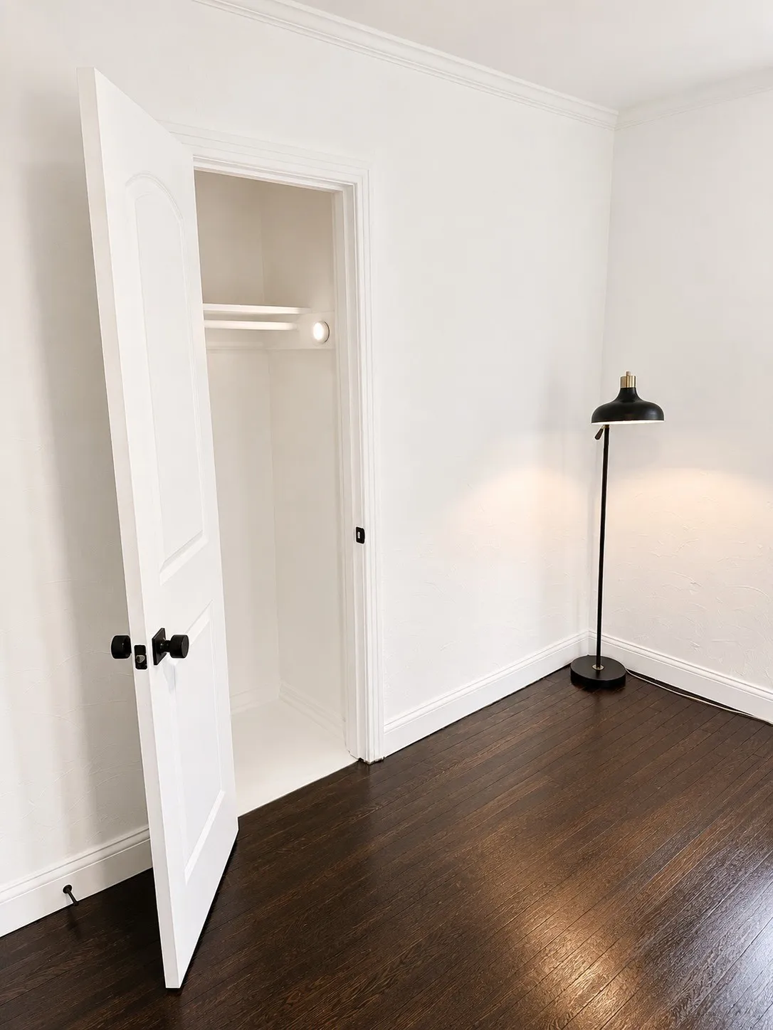 Single Family Residence For Sale in Tarrant County , 220 Sky Acres Drive, Westworth Village, Texas 76114, 2 Bedroom, 1 Bathroom, 1 Garage spaces, 924 Sqft, built in 1952, mls#21380322, Real Estate Agent in Westworth Village, Homes For Sale in Tarrant county, Homes For Sale in Westworth Village, Realtor in Westworth Village Texas, Real Estate Brokerage Independent Realty Texas, Luminita Cordes Realtor