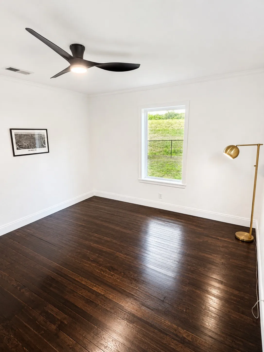 Single Family Residence For Sale in Tarrant County , 220 Sky Acres Drive, Westworth Village, Texas 76114, 2 Bedroom, 1 Bathroom, 1 Garage spaces, 924 Sqft, built in 1952, mls#21380322, Real Estate Agent in Westworth Village, Homes For Sale in Tarrant county, Homes For Sale in Westworth Village, Realtor in Westworth Village Texas, Real Estate Brokerage Independent Realty Texas, Luminita Cordes Realtor