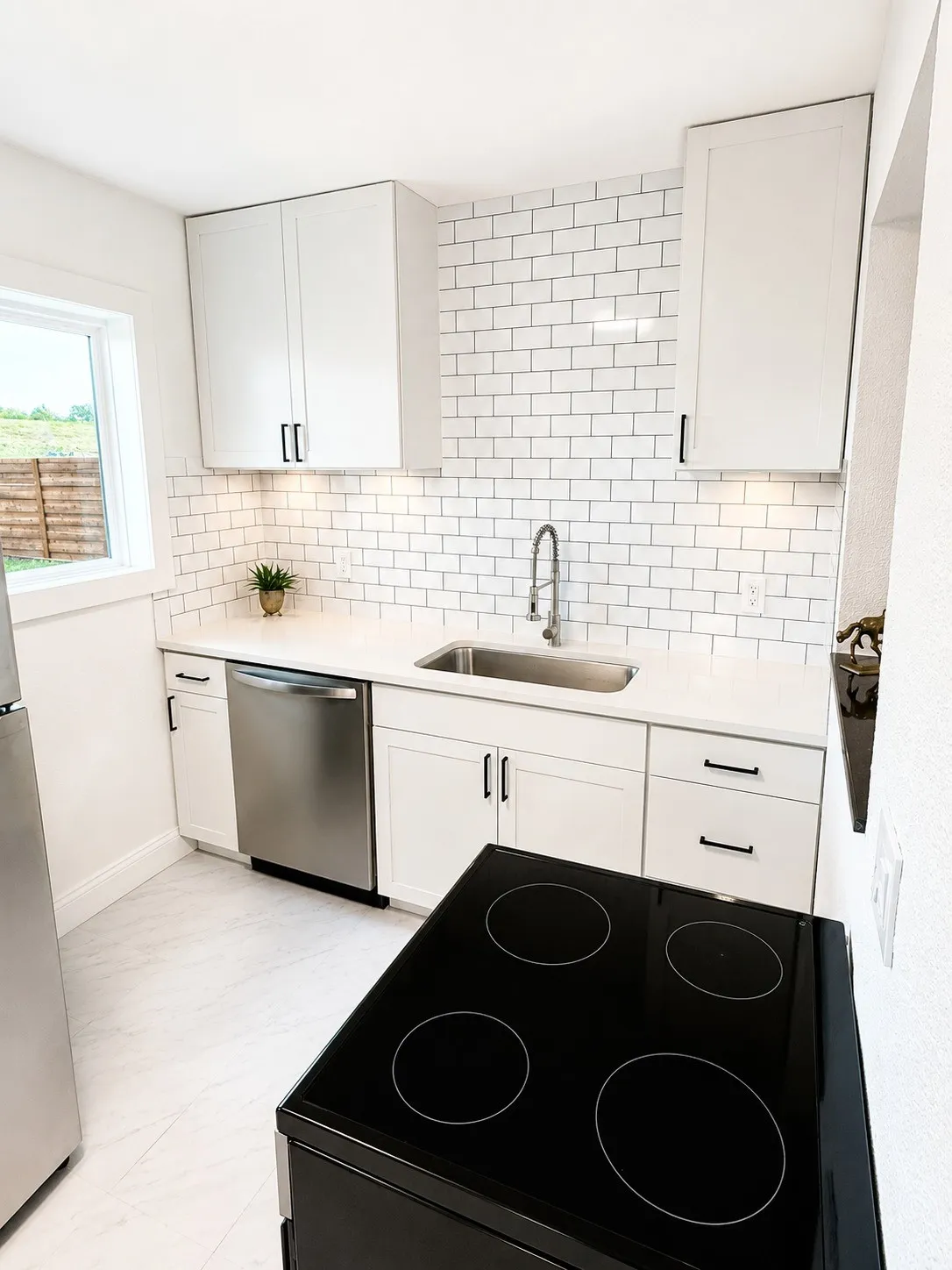 Single Family Residence For Sale in Tarrant County , 220 Sky Acres Drive, Westworth Village, Texas 76114, 2 Bedroom, 1 Bathroom, 1 Garage spaces, 924 Sqft, built in 1952, mls#21380322, Real Estate Agent in Westworth Village, Homes For Sale in Tarrant county, Homes For Sale in Westworth Village, Realtor in Westworth Village Texas, Real Estate Brokerage Independent Realty Texas, Luminita Cordes Realtor