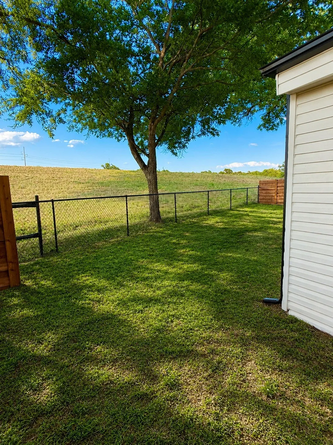 Single Family Residence For Sale in Tarrant County , 220 Sky Acres Drive, Westworth Village, Texas 76114, 2 Bedroom, 1 Bathroom, 1 Garage spaces, 924 Sqft, built in 1952, mls#21380322, Real Estate Agent in Westworth Village, Homes For Sale in Tarrant county, Homes For Sale in Westworth Village, Realtor in Westworth Village Texas, Real Estate Brokerage Independent Realty Texas, Luminita Cordes Realtor