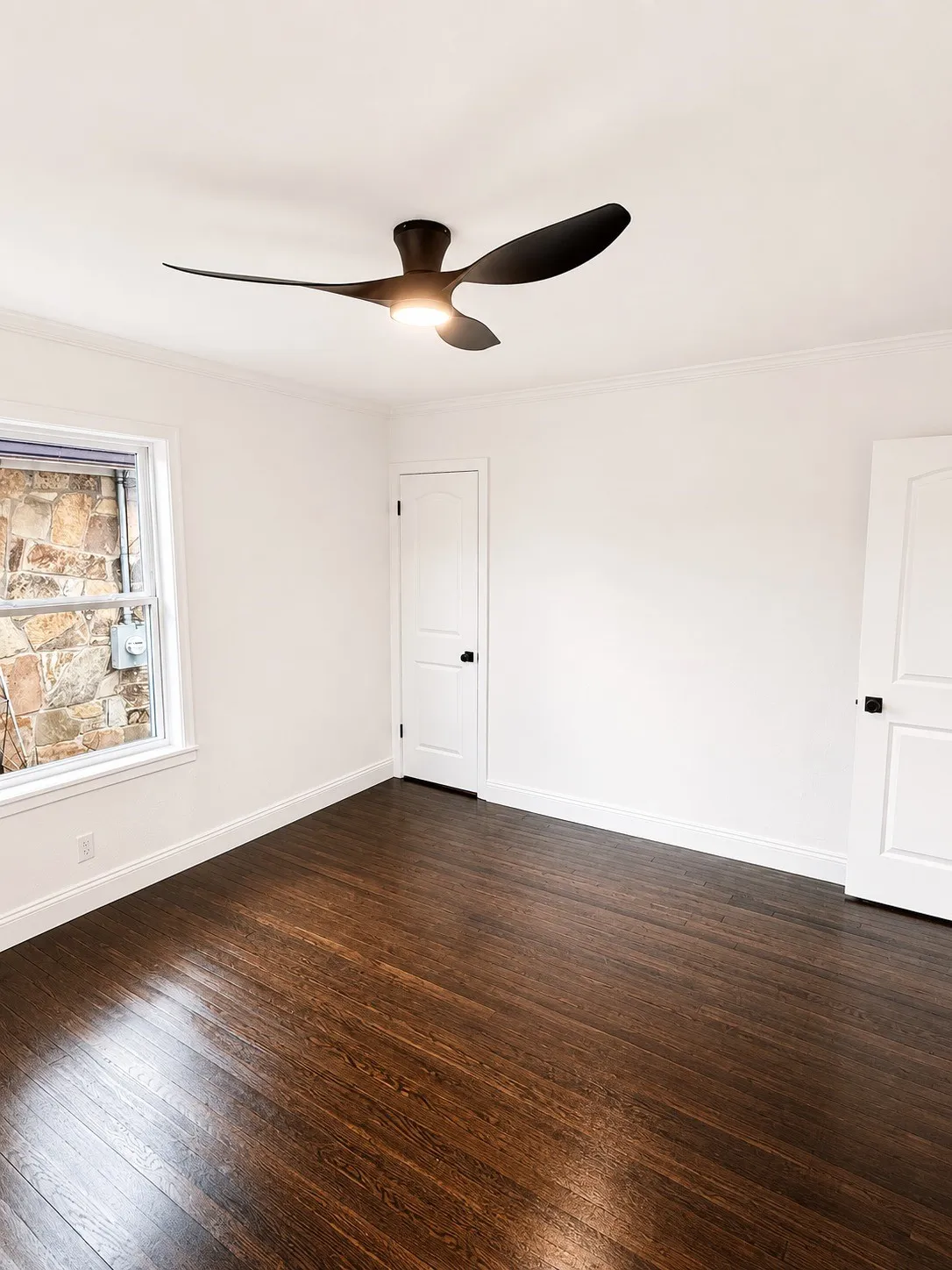 Single Family Residence For Sale in Tarrant County , 220 Sky Acres Drive, Westworth Village, Texas 76114, 2 Bedroom, 1 Bathroom, 1 Garage spaces, 924 Sqft, built in 1952, mls#21380322, Real Estate Agent in Westworth Village, Homes For Sale in Tarrant county, Homes For Sale in Westworth Village, Realtor in Westworth Village Texas, Real Estate Brokerage Independent Realty Texas, Luminita Cordes Realtor