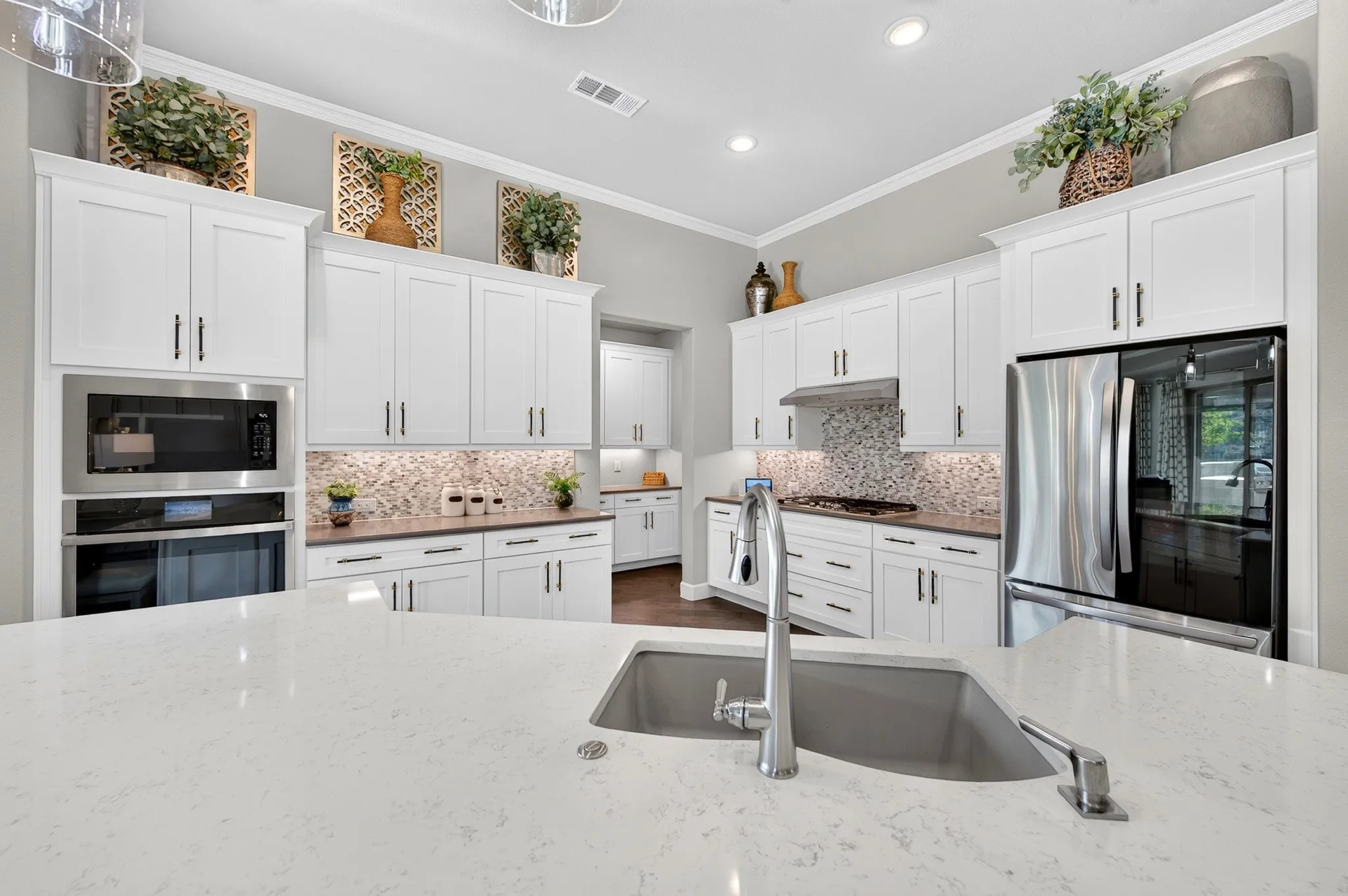 Single Family Residence For Sale in Denton County , 8801 Basanite Avenue, Denton, Texas 76207, 2 Bedroom, 3 Bathroom, 3 Garage spaces, 2,547 Sqft, built in 2022, mls#21379873, Real Estate Agent in Denton, Homes For Sale in Denton county, Homes For Sale in Denton, Realtor in Denton Texas, Real Estate Brokerage Independent Realty Texas, Luminita Cordes Realtor