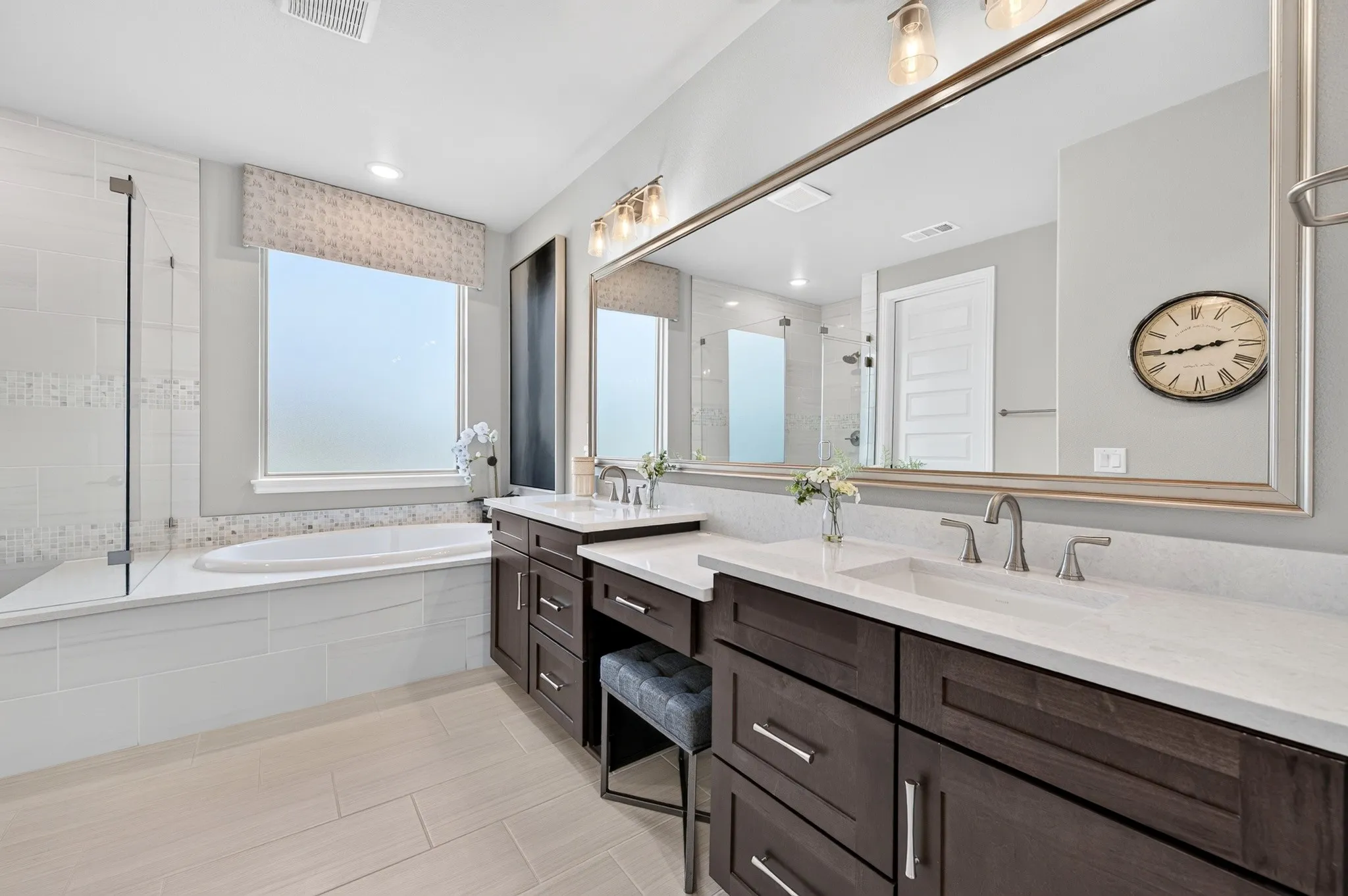 Single Family Residence For Sale in Denton County , 8801 Basanite Avenue, Denton, Texas 76207, 2 Bedroom, 3 Bathroom, 3 Garage spaces, 2,547 Sqft, built in 2022, mls#21379873, Real Estate Agent in Denton, Homes For Sale in Denton county, Homes For Sale in Denton, Realtor in Denton Texas, Real Estate Brokerage Independent Realty Texas, Luminita Cordes Realtor