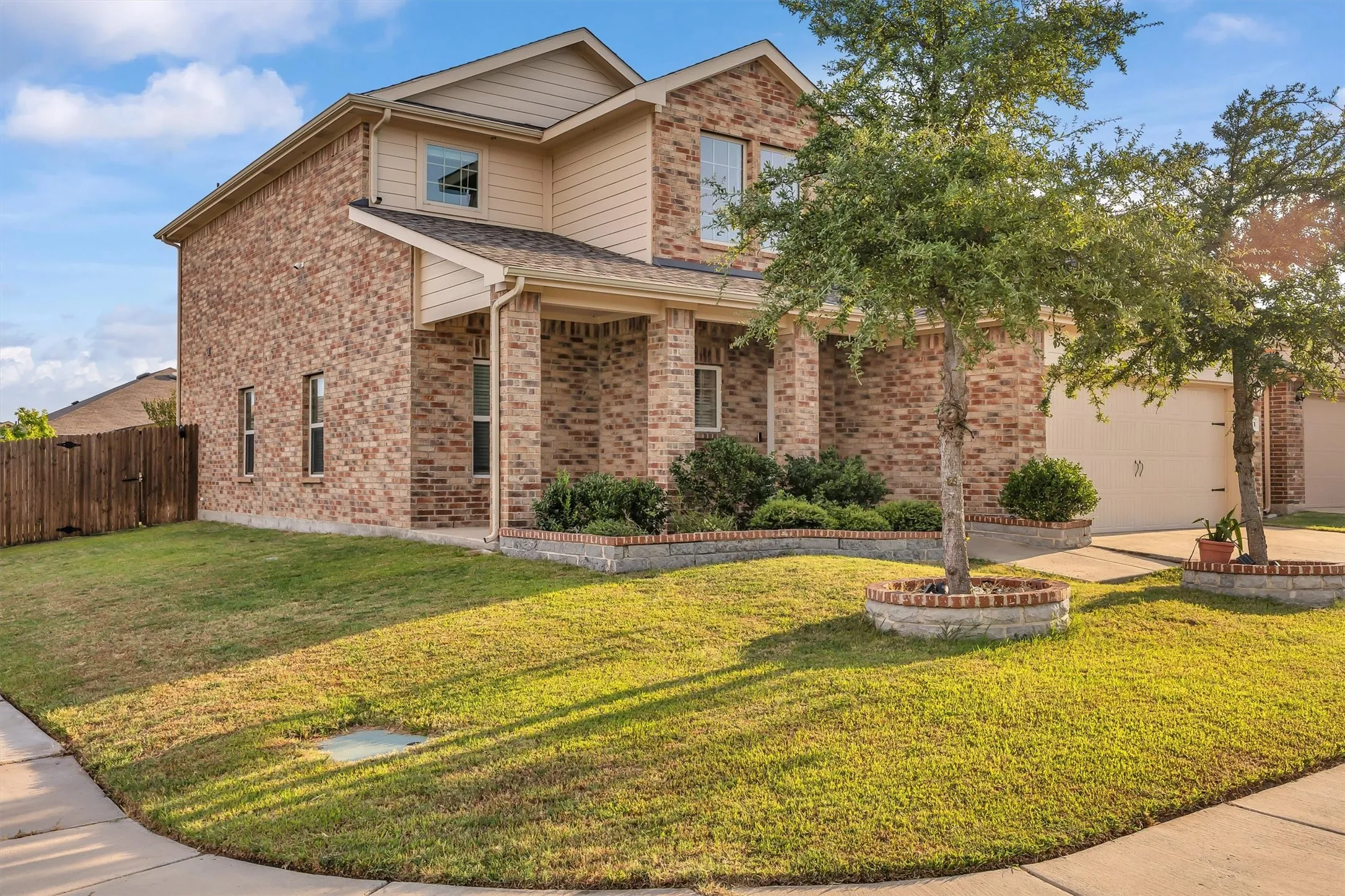 Single Family Residence For Rent in Rockwall County , 2271 Bryant Lane, Fate, Texas 75189, 5 Bedroom, 3 Bathroom, 2 Garage spaces, 2,580 Sqft, built in 2019, mls#21380264, Real Estate Agent in Fate, Homes For Rent in Rockwall county, Homes For Rent in Fate, Realtor in Fate Texas, Real Estate Brokerage Independent Realty Texas, Luminita Cordes Realtor