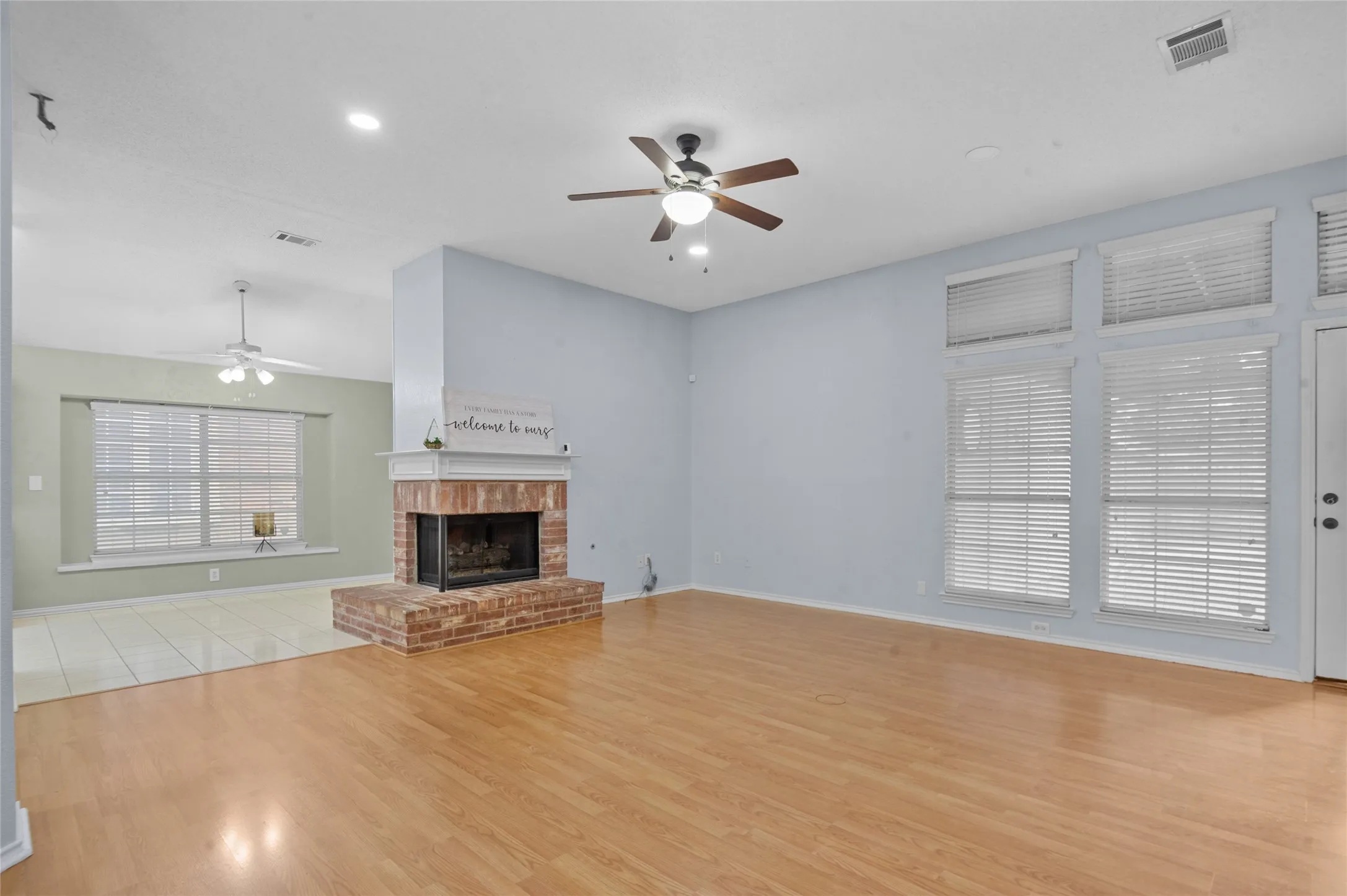 Single Family Residence For Rent in Dallas County , 2726 Crosslands Drive, Garland, Texas 75040, 3 Bedroom, 2 Bathroom, 2 Garage spaces, 1,694 Sqft, built in 1990, mls#21379216, Real Estate Agent in Garland, Homes For Rent in Dallas county, Homes For Rent in Garland, Realtor in Garland Texas, Real Estate Brokerage Independent Realty Texas, Luminita Cordes Realtor