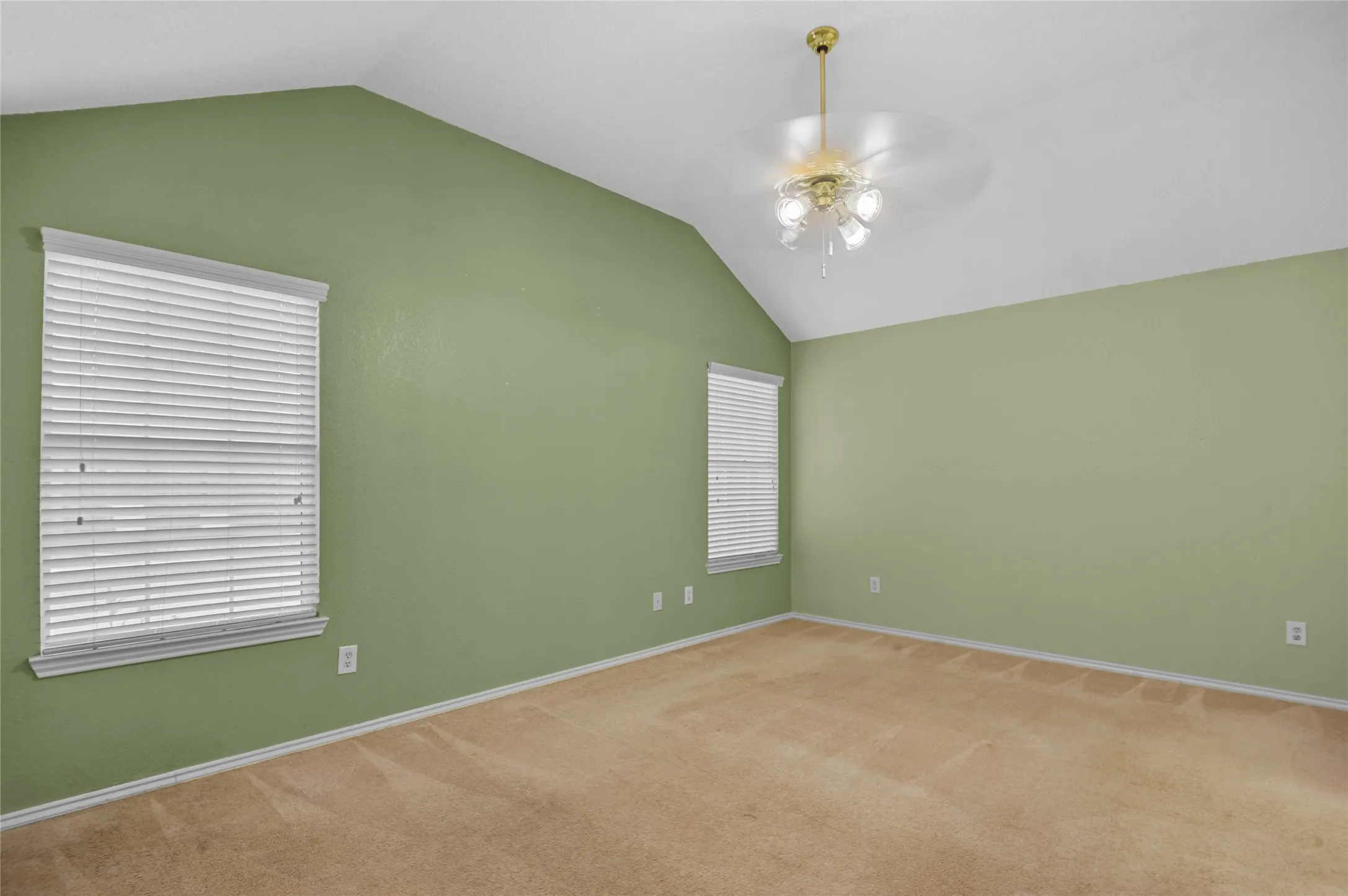 Single Family Residence For Rent in Dallas County , 2726 Crosslands Drive, Garland, Texas 75040, 3 Bedroom, 2 Bathroom, 2 Garage spaces, 1,694 Sqft, built in 1990, mls#21379216, Real Estate Agent in Garland, Homes For Rent in Dallas county, Homes For Rent in Garland, Realtor in Garland Texas, Real Estate Brokerage Independent Realty Texas, Luminita Cordes Realtor