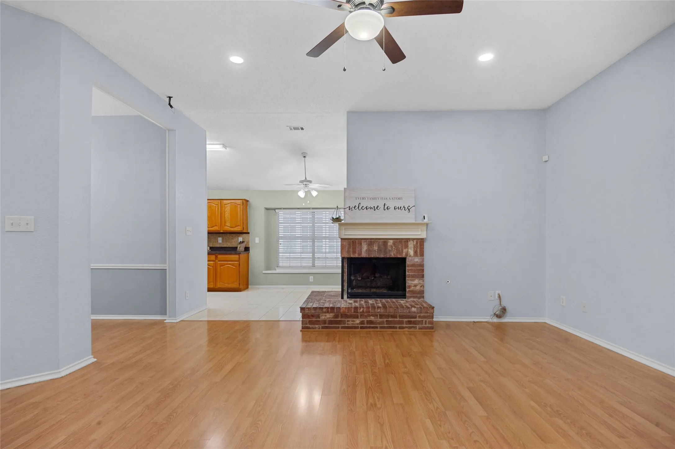 Single Family Residence For Rent in Dallas County , 2726 Crosslands Drive, Garland, Texas 75040, 3 Bedroom, 2 Bathroom, 2 Garage spaces, 1,694 Sqft, built in 1990, mls#21379216, Real Estate Agent in Garland, Homes For Rent in Dallas county, Homes For Rent in Garland, Realtor in Garland Texas, Real Estate Brokerage Independent Realty Texas, Luminita Cordes Realtor