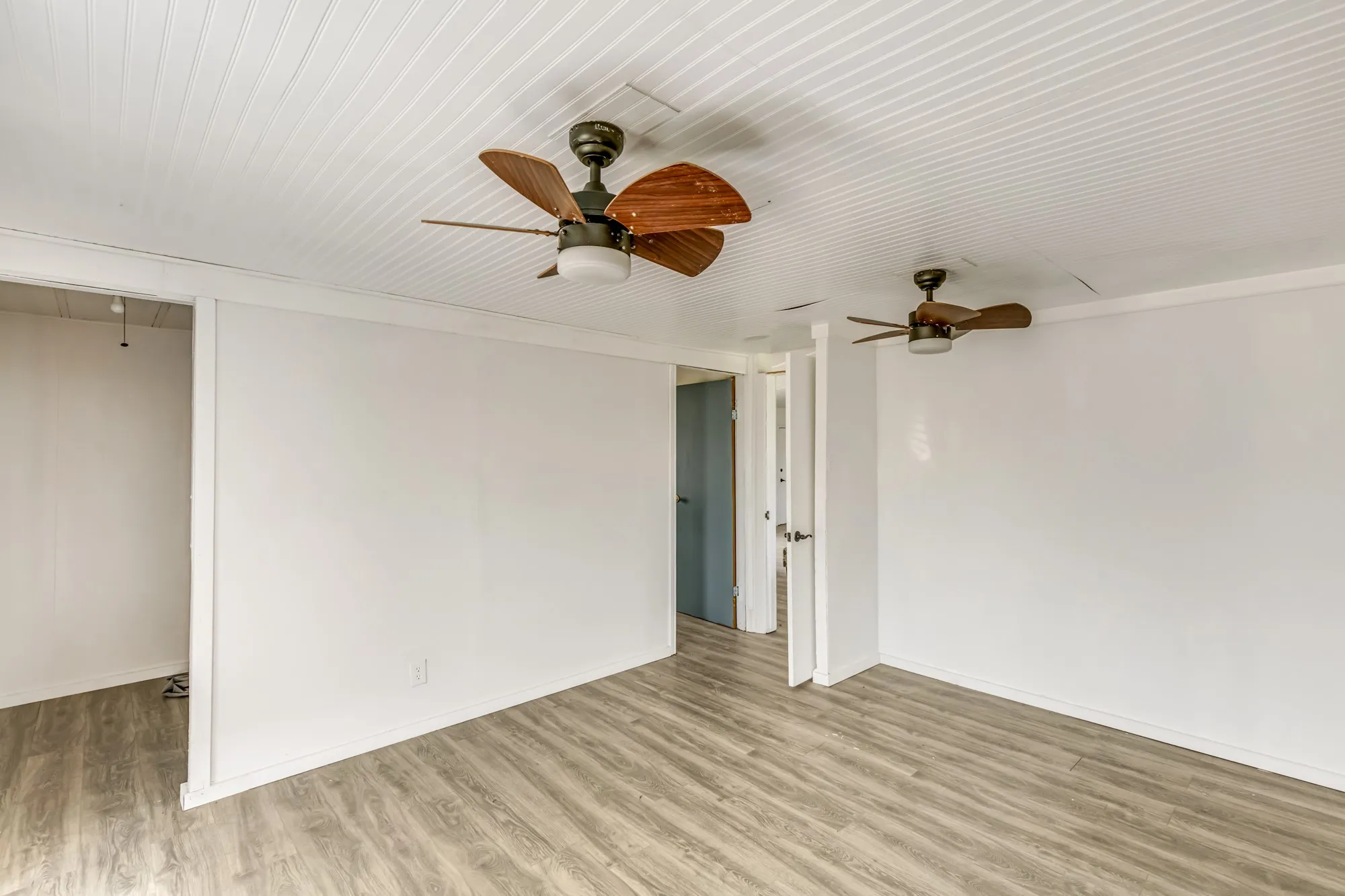 Mobile Home For Sale in Parker County , 206 Creekview Meadows Court, Springtown, Texas 76082, 3 Bedroom, 2 Bathroom, Garage spaces, 1,216 Sqft, built in 2001, mls#21380408, Real Estate Agent in Springtown, Homes For Sale in Parker county, Homes For Sale in Springtown, Realtor in Springtown Texas, Real Estate Brokerage Independent Realty Texas, Luminita Cordes Realtor