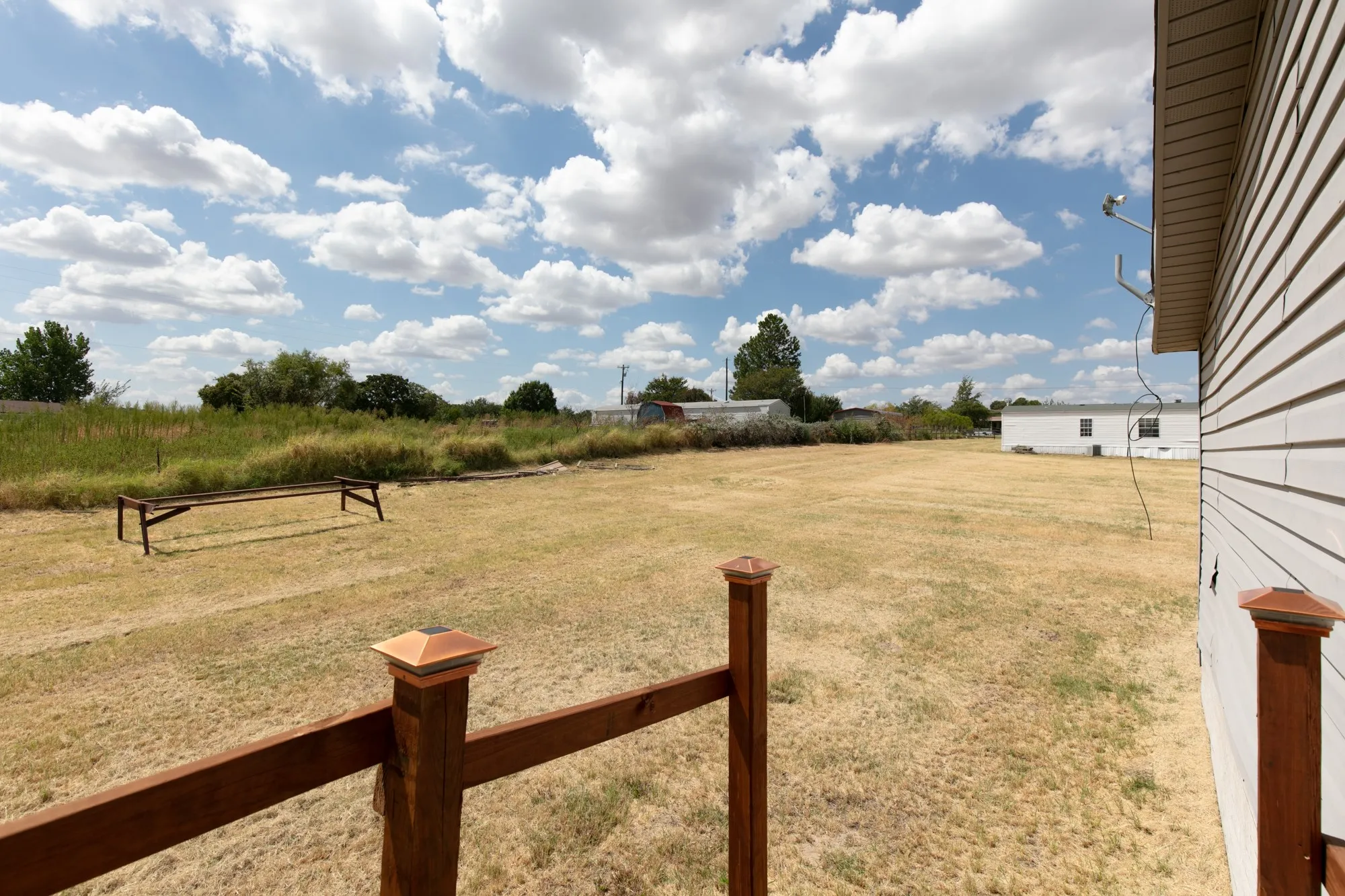 Mobile Home For Sale in Parker County , 206 Creekview Meadows Court, Springtown, Texas 76082, 3 Bedroom, 2 Bathroom, Garage spaces, 1,216 Sqft, built in 2001, mls#21380408, Real Estate Agent in Springtown, Homes For Sale in Parker county, Homes For Sale in Springtown, Realtor in Springtown Texas, Real Estate Brokerage Independent Realty Texas, Luminita Cordes Realtor