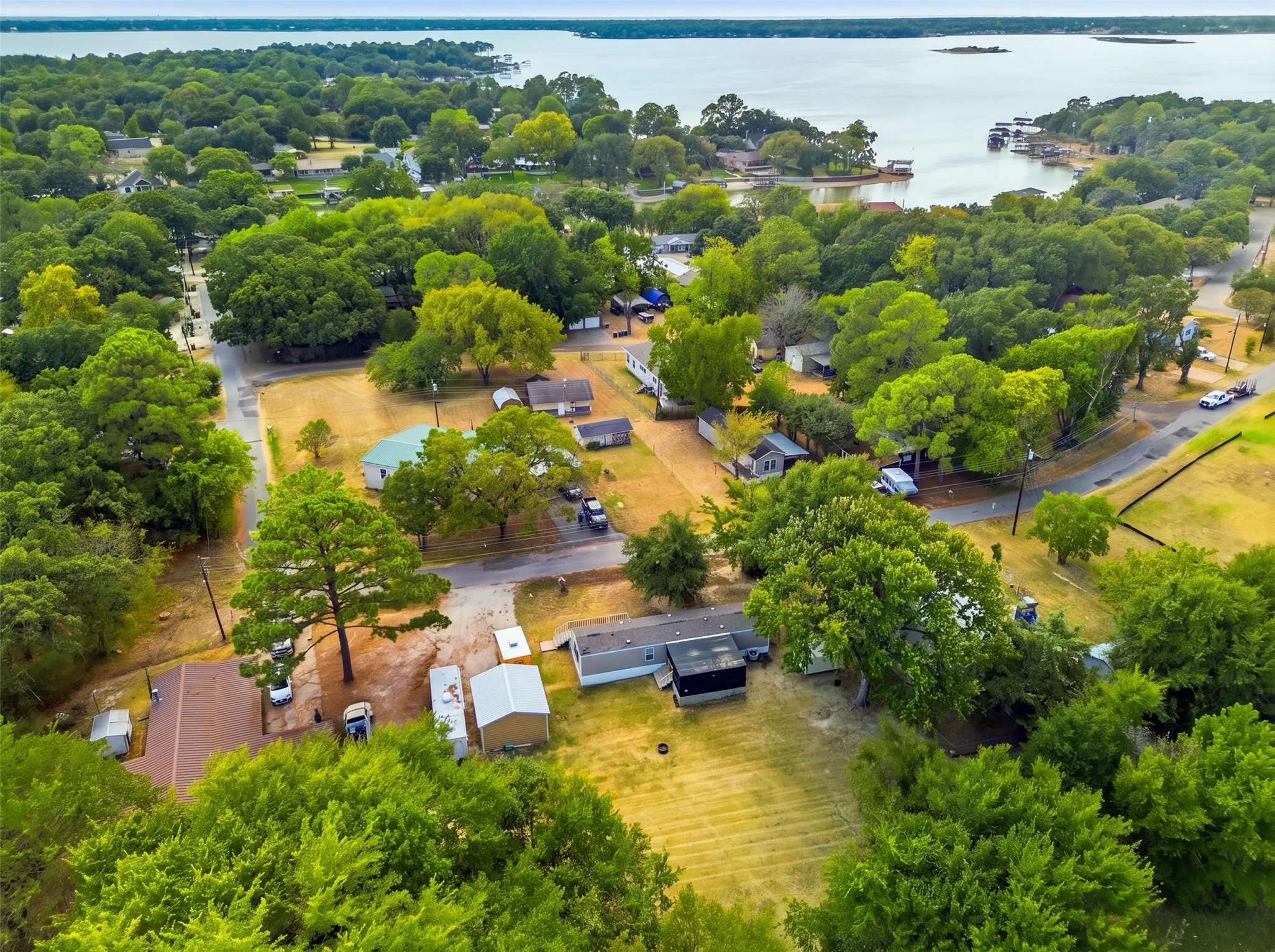 Manufactured Home For Sale in Henderson County , 182 Big Chief Drive, Gun Barrel City, Texas 75156, 2 Bedroom, 2 Bathroom, Garage spaces, 900 Sqft, built in 2018, mls#21372195, Real Estate Agent in Gun Barrel City, Homes For Sale in Henderson county, Homes For Sale in Gun Barrel City, Realtor in Gun Barrel City Texas, Real Estate Brokerage Independent Realty Texas, Luminita Cordes Realtor