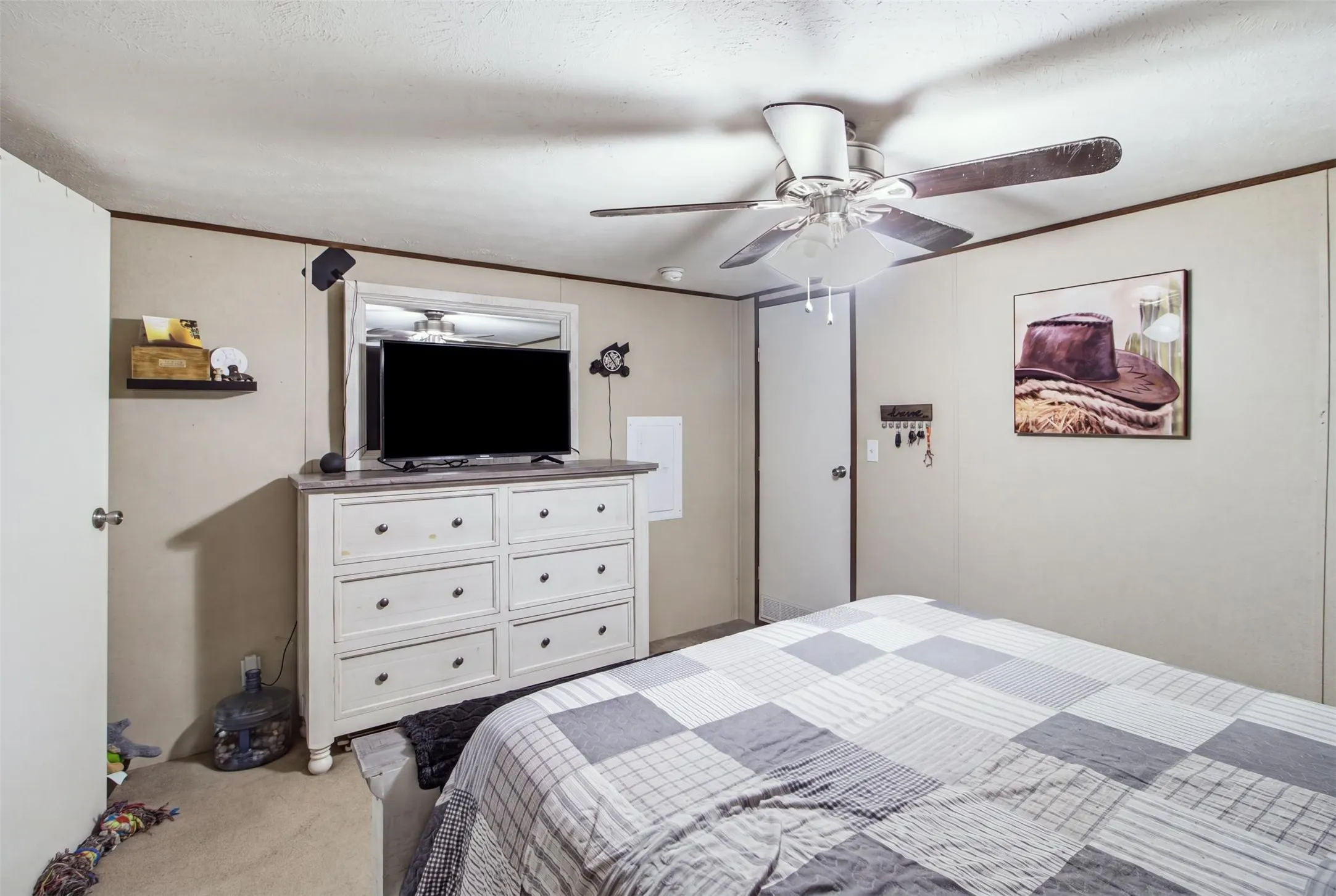 Manufactured Home For Sale in Henderson County , 182 Big Chief Drive, Gun Barrel City, Texas 75156, 2 Bedroom, 2 Bathroom, Garage spaces, 900 Sqft, built in 2018, mls#21372195, Real Estate Agent in Gun Barrel City, Homes For Sale in Henderson county, Homes For Sale in Gun Barrel City, Realtor in Gun Barrel City Texas, Real Estate Brokerage Independent Realty Texas, Luminita Cordes Realtor