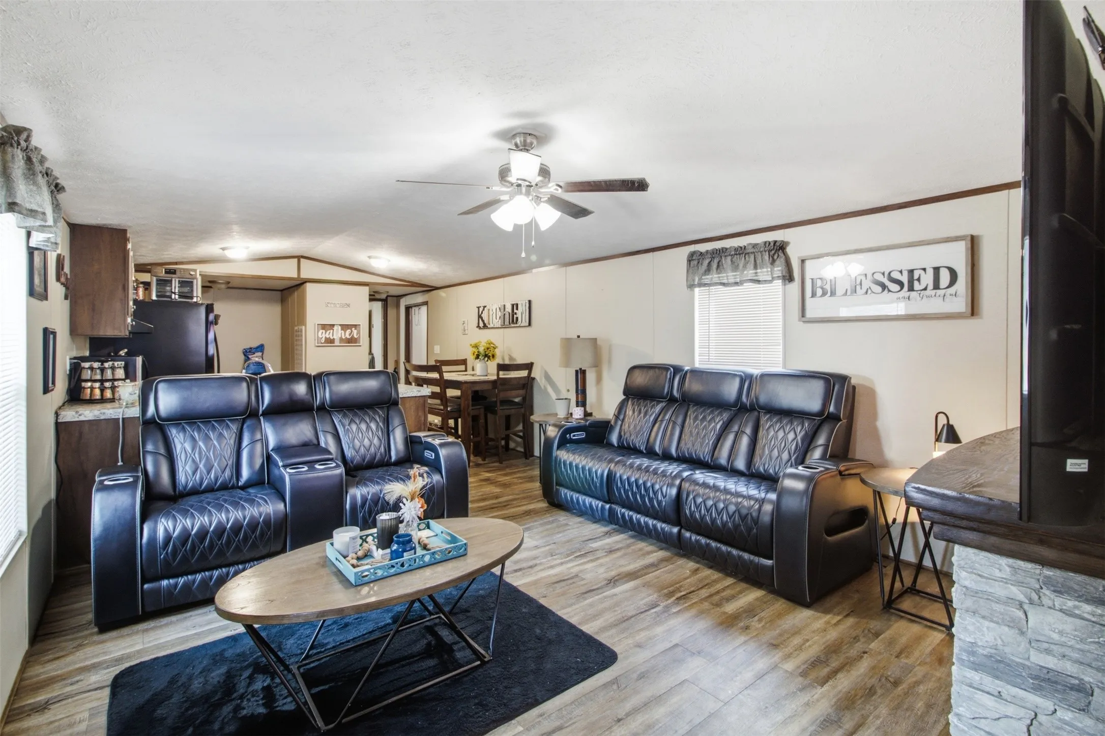 Manufactured Home For Sale in Henderson County , 182 Big Chief Drive, Gun Barrel City, Texas 75156, 2 Bedroom, 2 Bathroom, Garage spaces, 900 Sqft, built in 2018, mls#21372195, Real Estate Agent in Gun Barrel City, Homes For Sale in Henderson county, Homes For Sale in Gun Barrel City, Realtor in Gun Barrel City Texas, Real Estate Brokerage Independent Realty Texas, Luminita Cordes Realtor
