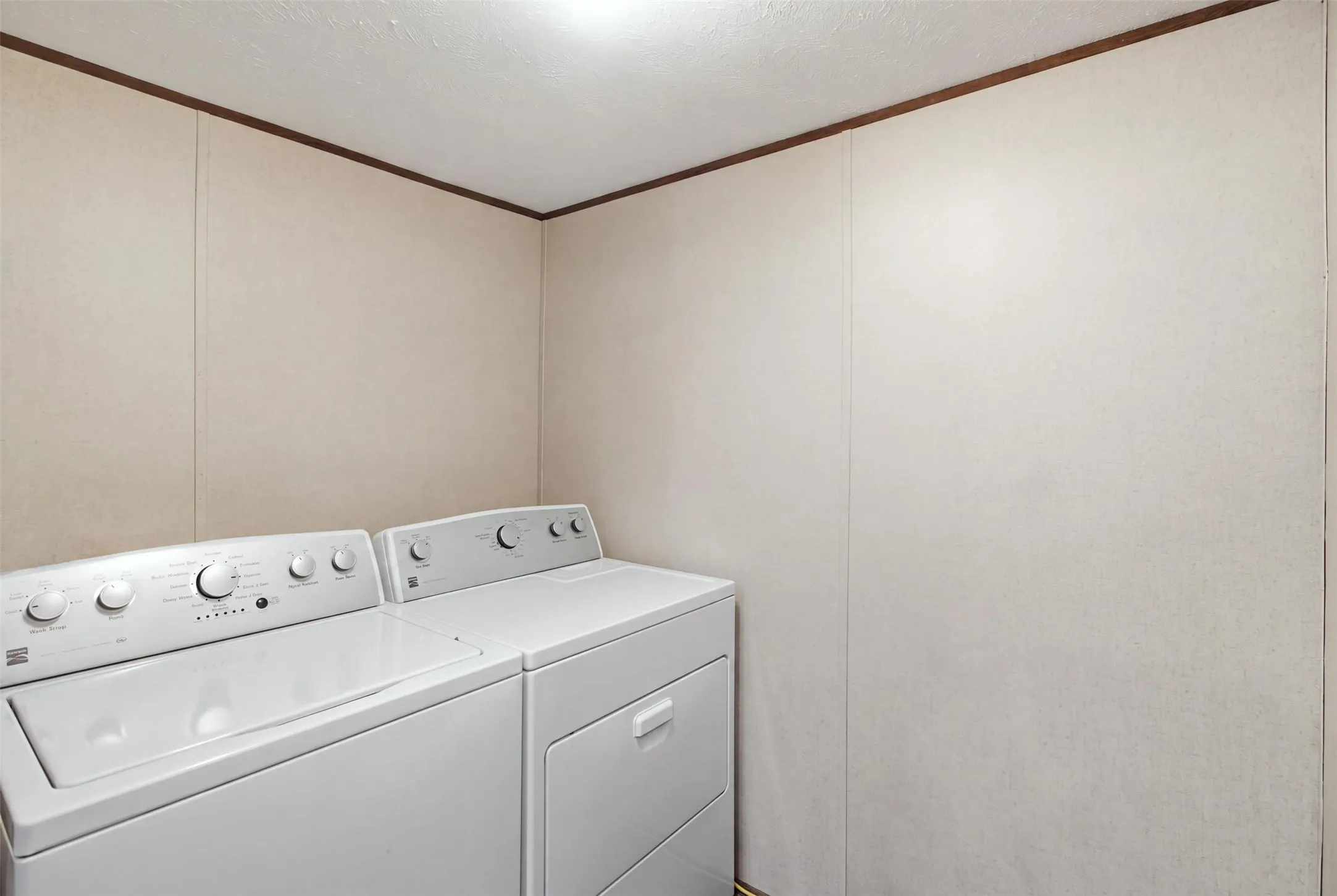 Manufactured Home For Sale in Henderson County , 182 Big Chief Drive, Gun Barrel City, Texas 75156, 2 Bedroom, 2 Bathroom, Garage spaces, 900 Sqft, built in 2018, mls#21372195, Real Estate Agent in Gun Barrel City, Homes For Sale in Henderson county, Homes For Sale in Gun Barrel City, Realtor in Gun Barrel City Texas, Real Estate Brokerage Independent Realty Texas, Luminita Cordes Realtor