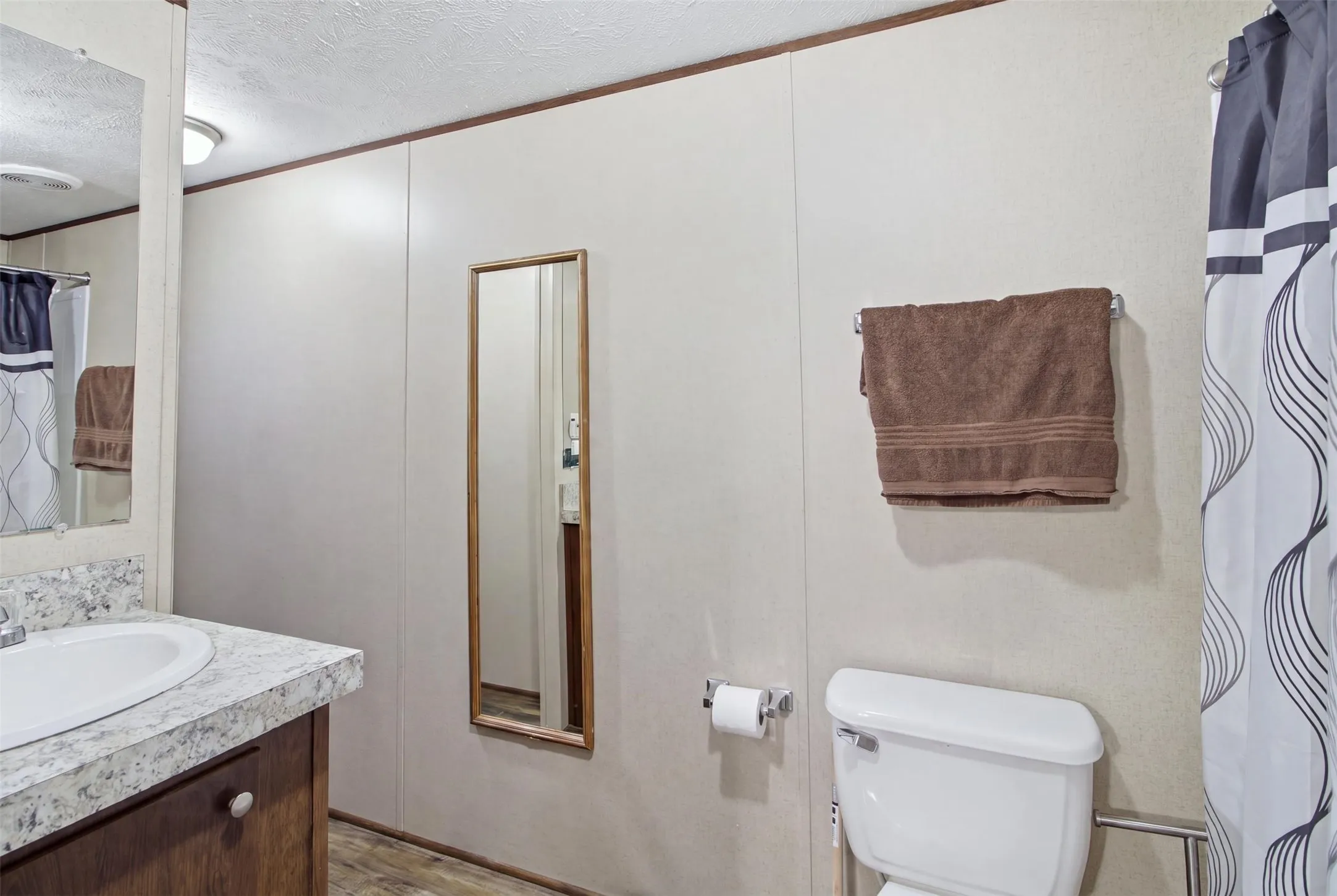 Manufactured Home For Sale in Henderson County , 182 Big Chief Drive, Gun Barrel City, Texas 75156, 2 Bedroom, 2 Bathroom, Garage spaces, 900 Sqft, built in 2018, mls#21372195, Real Estate Agent in Gun Barrel City, Homes For Sale in Henderson county, Homes For Sale in Gun Barrel City, Realtor in Gun Barrel City Texas, Real Estate Brokerage Independent Realty Texas, Luminita Cordes Realtor