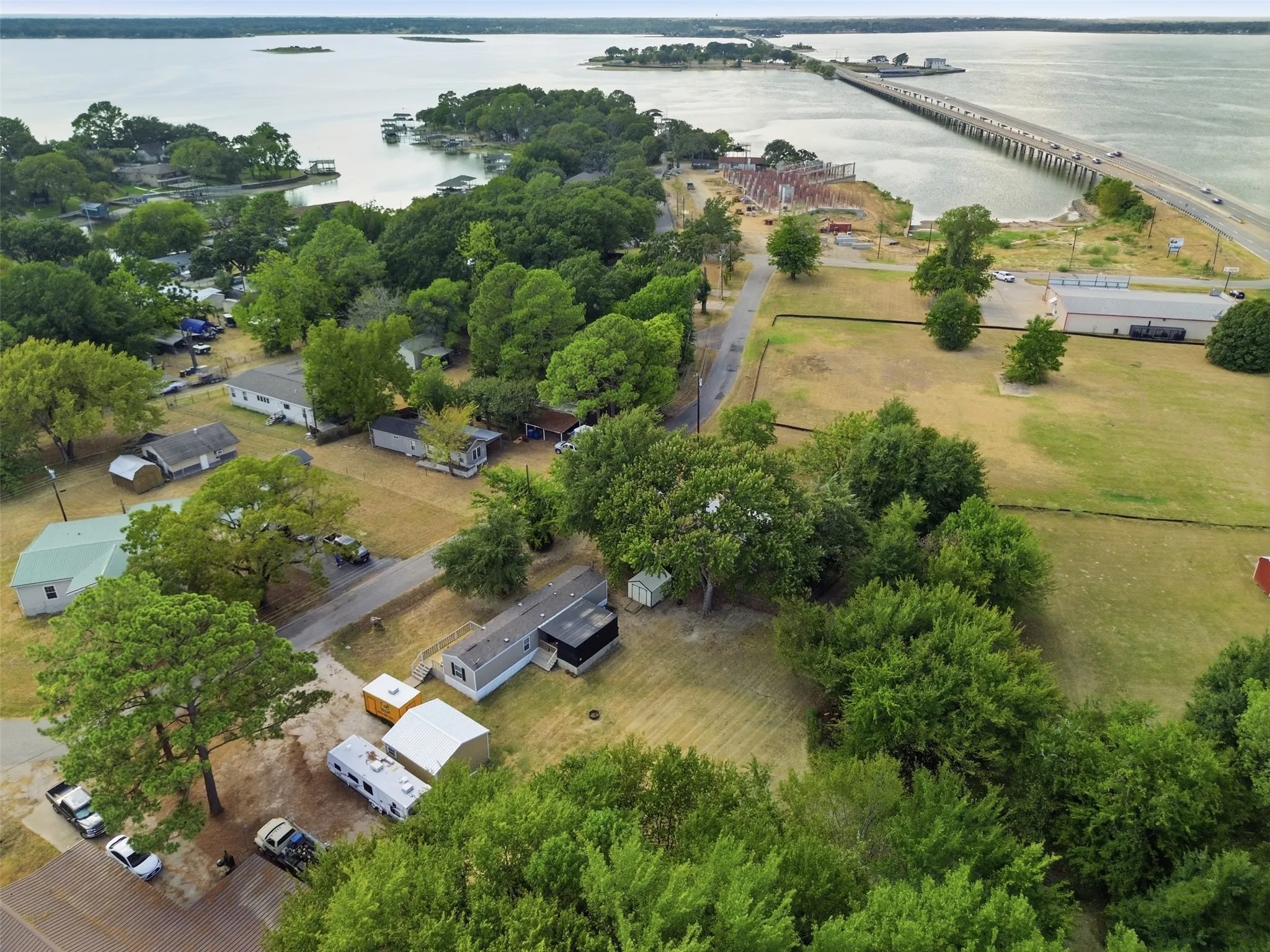 Manufactured Home For Sale in Henderson County , 182 Big Chief Drive, Gun Barrel City, Texas 75156, 2 Bedroom, 2 Bathroom, Garage spaces, 900 Sqft, built in 2018, mls#21372195, Real Estate Agent in Gun Barrel City, Homes For Sale in Henderson county, Homes For Sale in Gun Barrel City, Realtor in Gun Barrel City Texas, Real Estate Brokerage Independent Realty Texas, Luminita Cordes Realtor