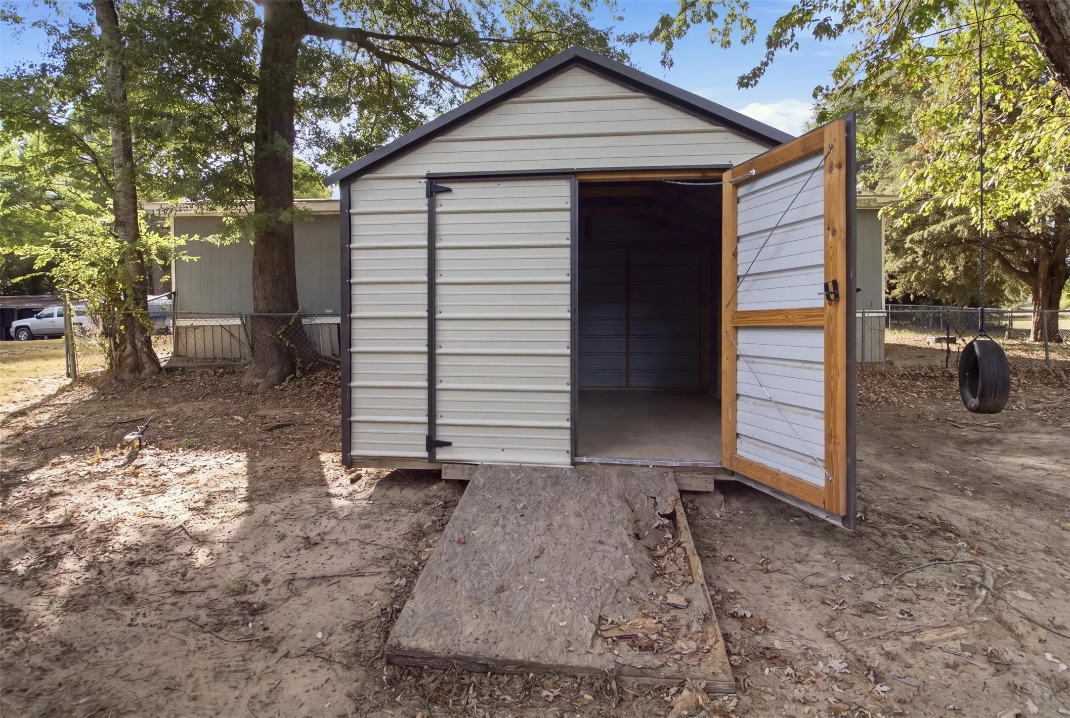 Manufactured Home For Sale in Henderson County , 182 Big Chief Drive, Gun Barrel City, Texas 75156, 2 Bedroom, 2 Bathroom, Garage spaces, 900 Sqft, built in 2018, mls#21372195, Real Estate Agent in Gun Barrel City, Homes For Sale in Henderson county, Homes For Sale in Gun Barrel City, Realtor in Gun Barrel City Texas, Real Estate Brokerage Independent Realty Texas, Luminita Cordes Realtor