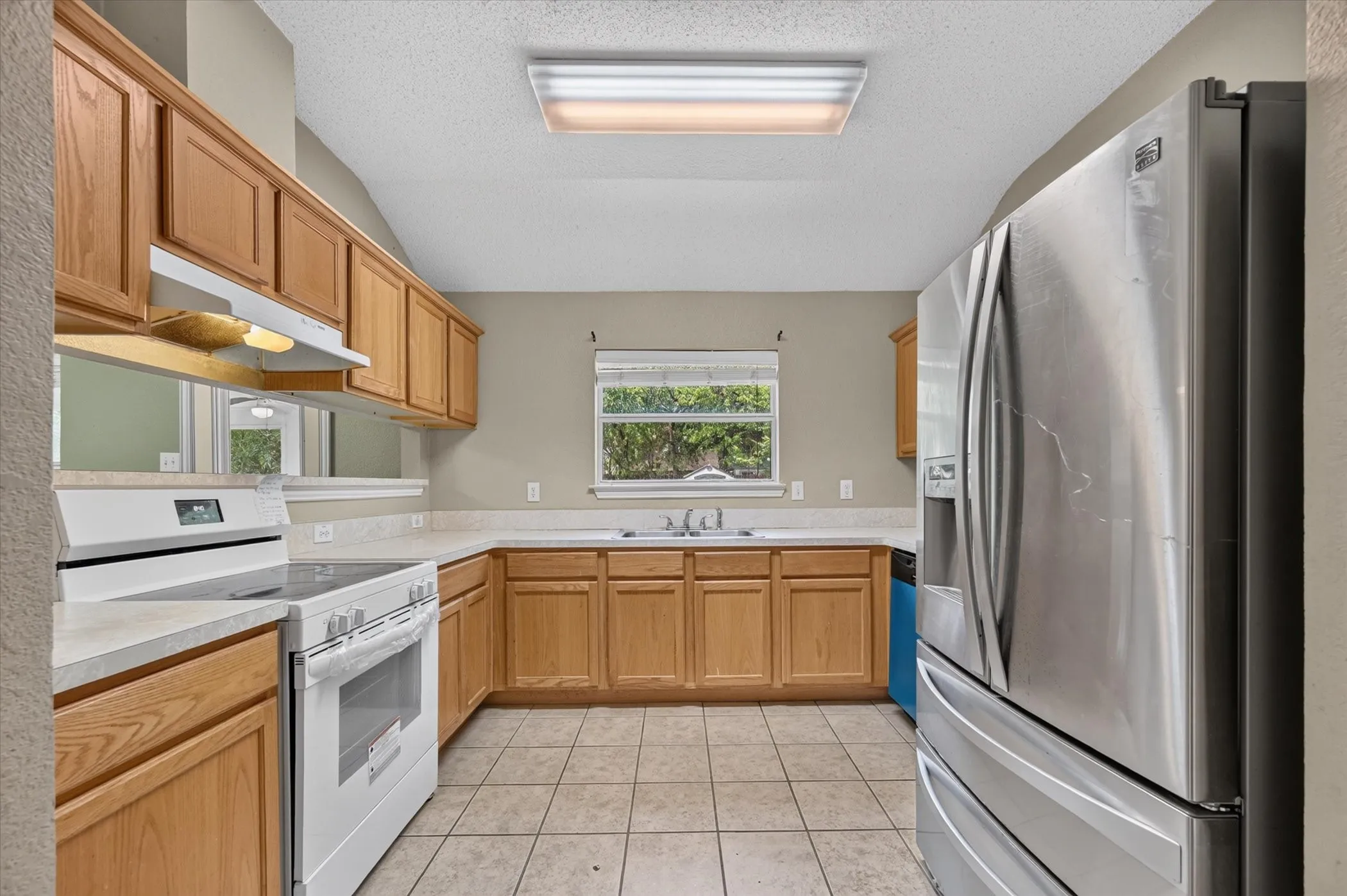 Single Family Residence For Rent in Dallas County , 315 S Jefferson Street, Irving, Texas 75060, 3 Bedroom, 2 Bathroom, 2 Garage spaces, 1,472 Sqft, built in 2004, mls#21380407, Real Estate Agent in Irving, Homes For Rent in Dallas county, Homes For Rent in Irving, Realtor in Irving Texas, Real Estate Brokerage Independent Realty Texas, Luminita Cordes Realtor