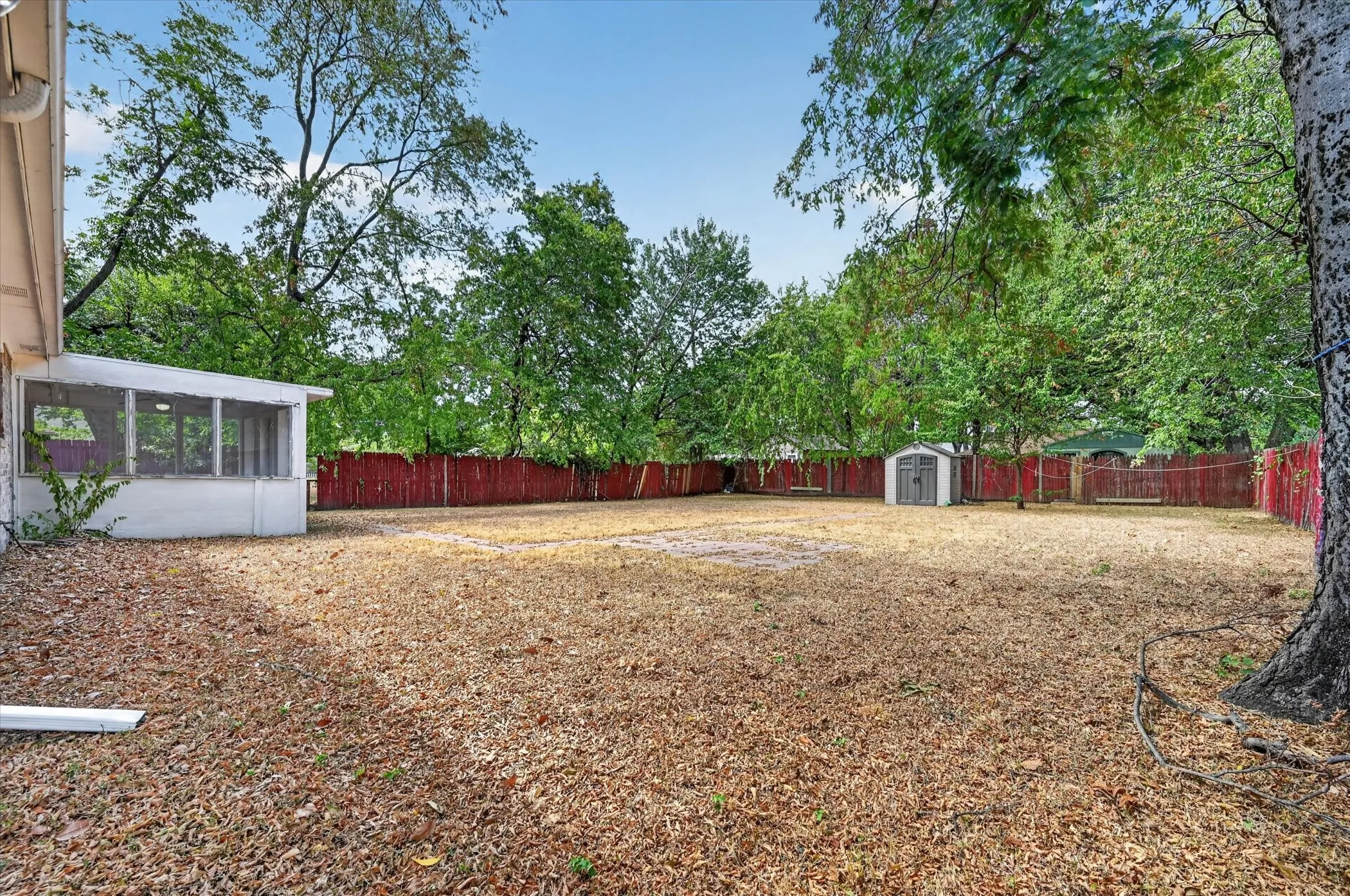 Single Family Residence For Rent in Dallas County , 315 S Jefferson Street, Irving, Texas 75060, 3 Bedroom, 2 Bathroom, 2 Garage spaces, 1,472 Sqft, built in 2004, mls#21380407, Real Estate Agent in Irving, Homes For Rent in Dallas county, Homes For Rent in Irving, Realtor in Irving Texas, Real Estate Brokerage Independent Realty Texas, Luminita Cordes Realtor