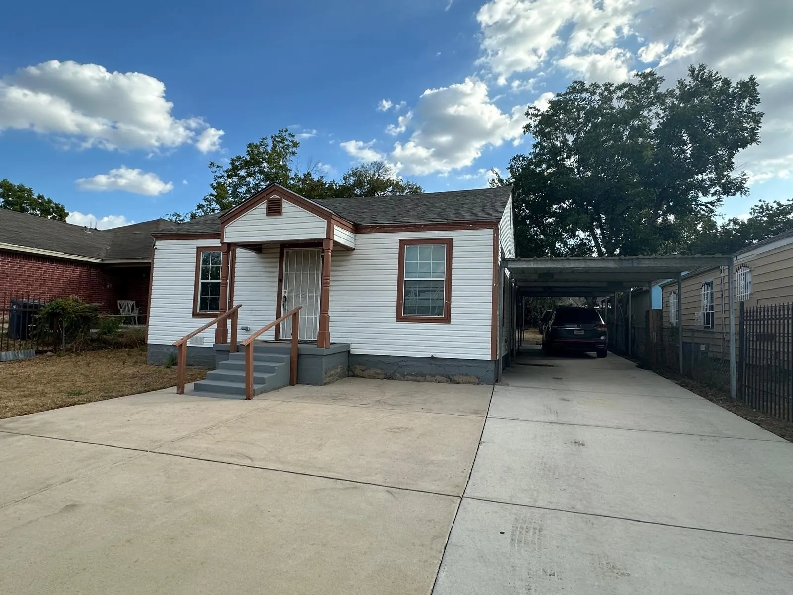 Single Family Residence For Sale in Tarrant County , 2720 Burchill Road, Fort Worth, Texas 76105, 2 Bedroom, 1 Bathroom, Garage spaces, 840 Sqft, built in 1945, mls#21380386, Real Estate Agent in Fort Worth, Homes For Sale in Tarrant county, Homes For Sale in Fort Worth, Realtor in Fort Worth Texas, Real Estate Brokerage Independent Realty Texas, Luminita Cordes Realtor
