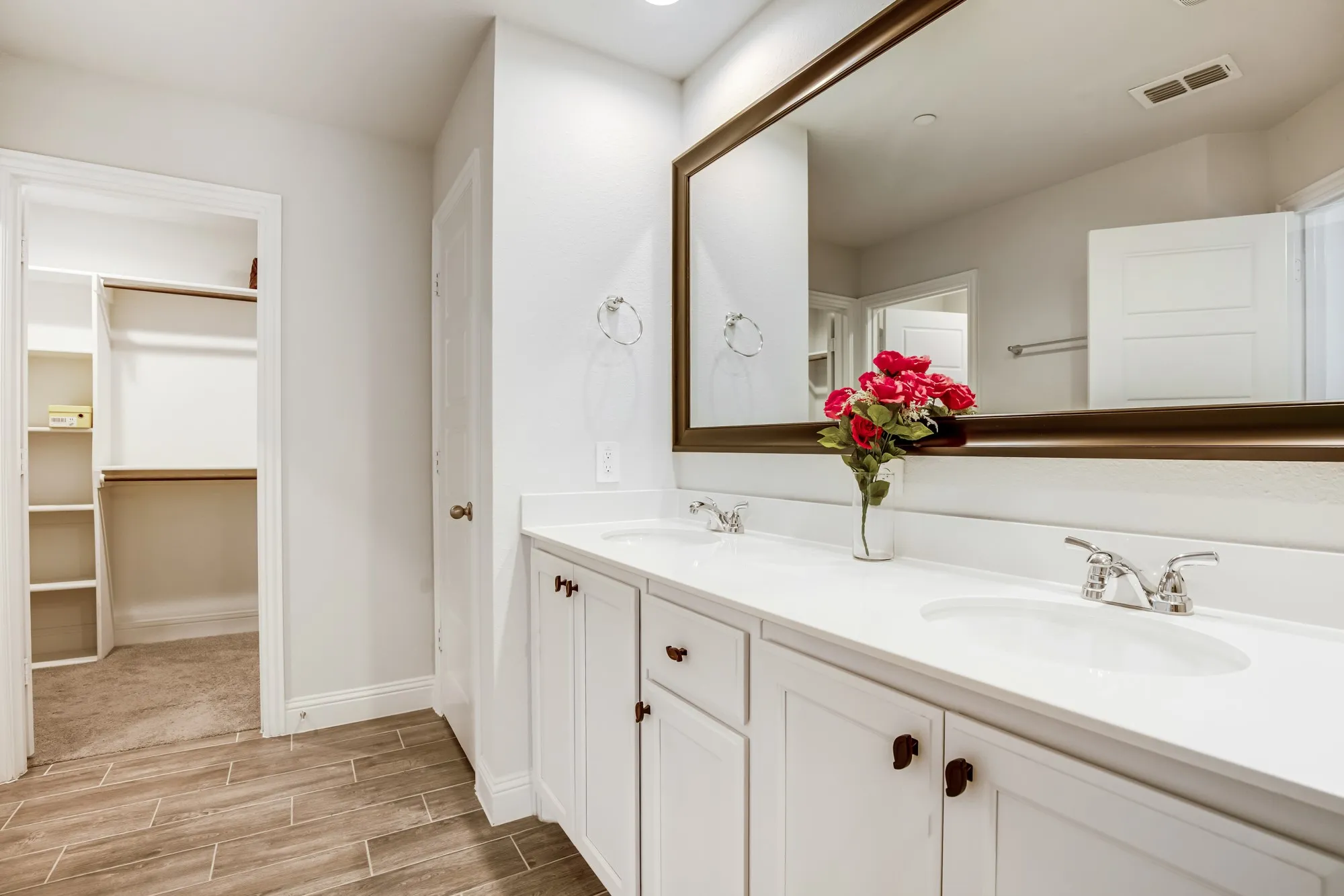 Townhouse For Rent in Tarrant County , 6000 Bursey Road, Watauga, Texas 76148, 3 Bedroom, 3 Bathroom, 2 Garage spaces, 1,659 Sqft, built in 2023, mls#21380416, Real Estate Agent in Watauga, Homes For Rent in Tarrant county, Homes For Rent in Watauga, Realtor in Watauga Texas, Real Estate Brokerage Independent Realty Texas, Luminita Cordes Realtor