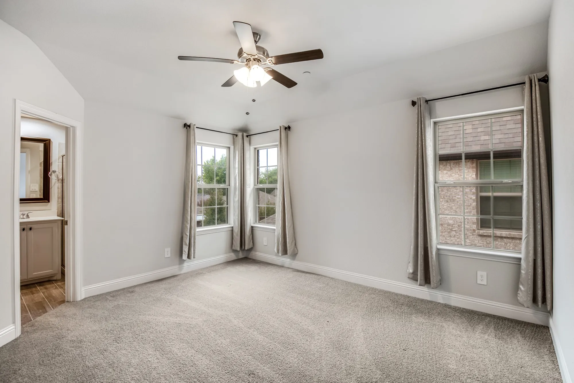 Townhouse For Rent in Tarrant County , 6000 Bursey Road, Watauga, Texas 76148, 3 Bedroom, 3 Bathroom, 2 Garage spaces, 1,659 Sqft, built in 2023, mls#21380416, Real Estate Agent in Watauga, Homes For Rent in Tarrant county, Homes For Rent in Watauga, Realtor in Watauga Texas, Real Estate Brokerage Independent Realty Texas, Luminita Cordes Realtor