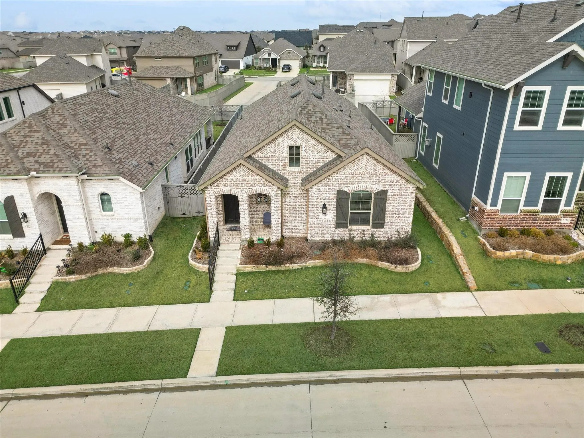 Single Family Residence For Sale in Denton County , 2340 Gray Drive, Northlake, Texas 76247, 3 Bedroom, 2 Bathroom, 2 Garage spaces, 1,611 Sqft, built in 2022, mls#21380423, Real Estate Agent in Northlake, Homes For Sale in Denton county, Homes For Sale in Northlake, Realtor in Northlake Texas, Real Estate Brokerage Independent Realty Texas, Luminita Cordes Realtor