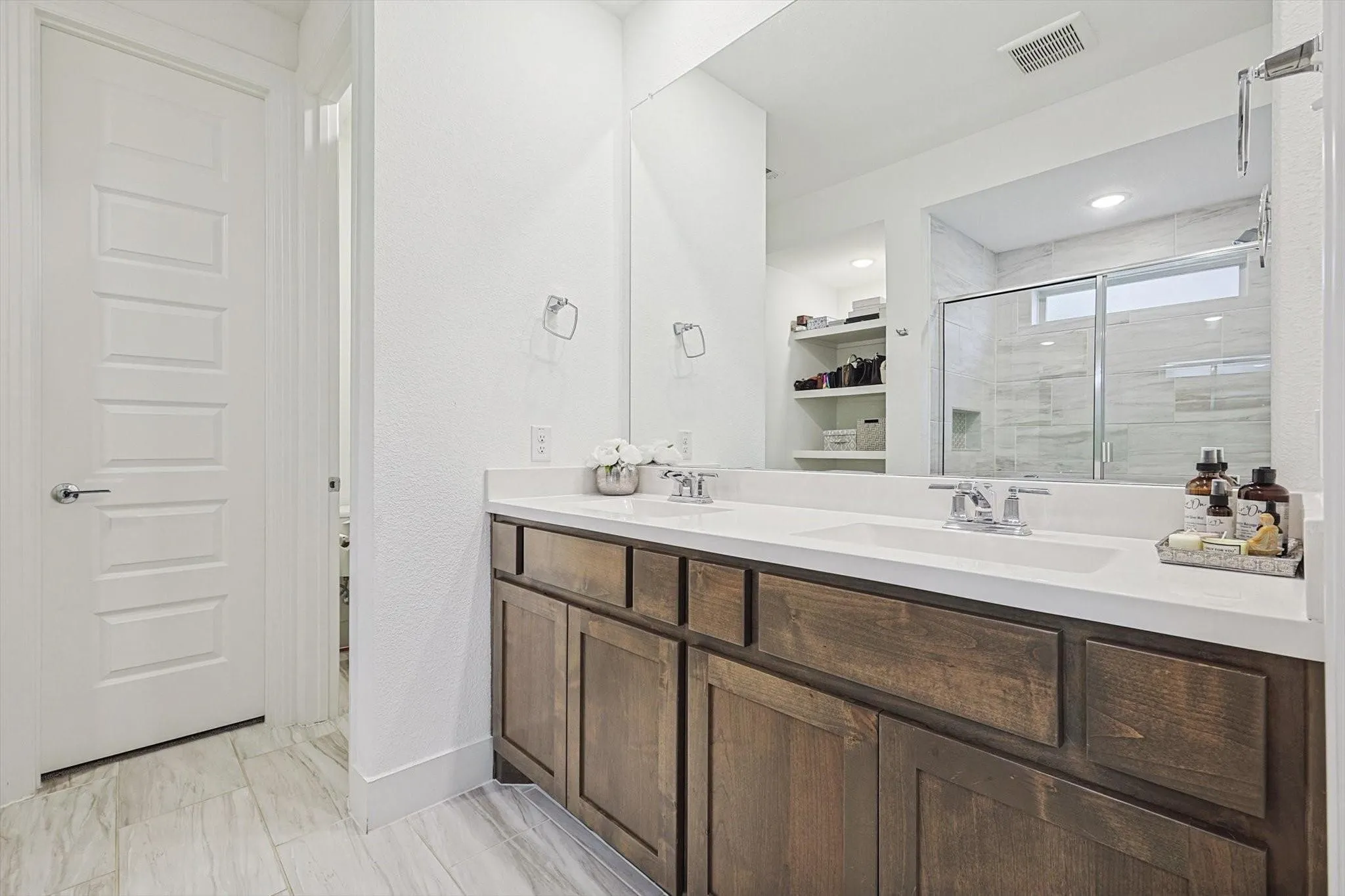 Single Family Residence For Sale in Denton County , 2340 Gray Drive, Northlake, Texas 76247, 3 Bedroom, 2 Bathroom, 2 Garage spaces, 1,611 Sqft, built in 2022, mls#21380423, Real Estate Agent in Northlake, Homes For Sale in Denton county, Homes For Sale in Northlake, Realtor in Northlake Texas, Real Estate Brokerage Independent Realty Texas, Luminita Cordes Realtor