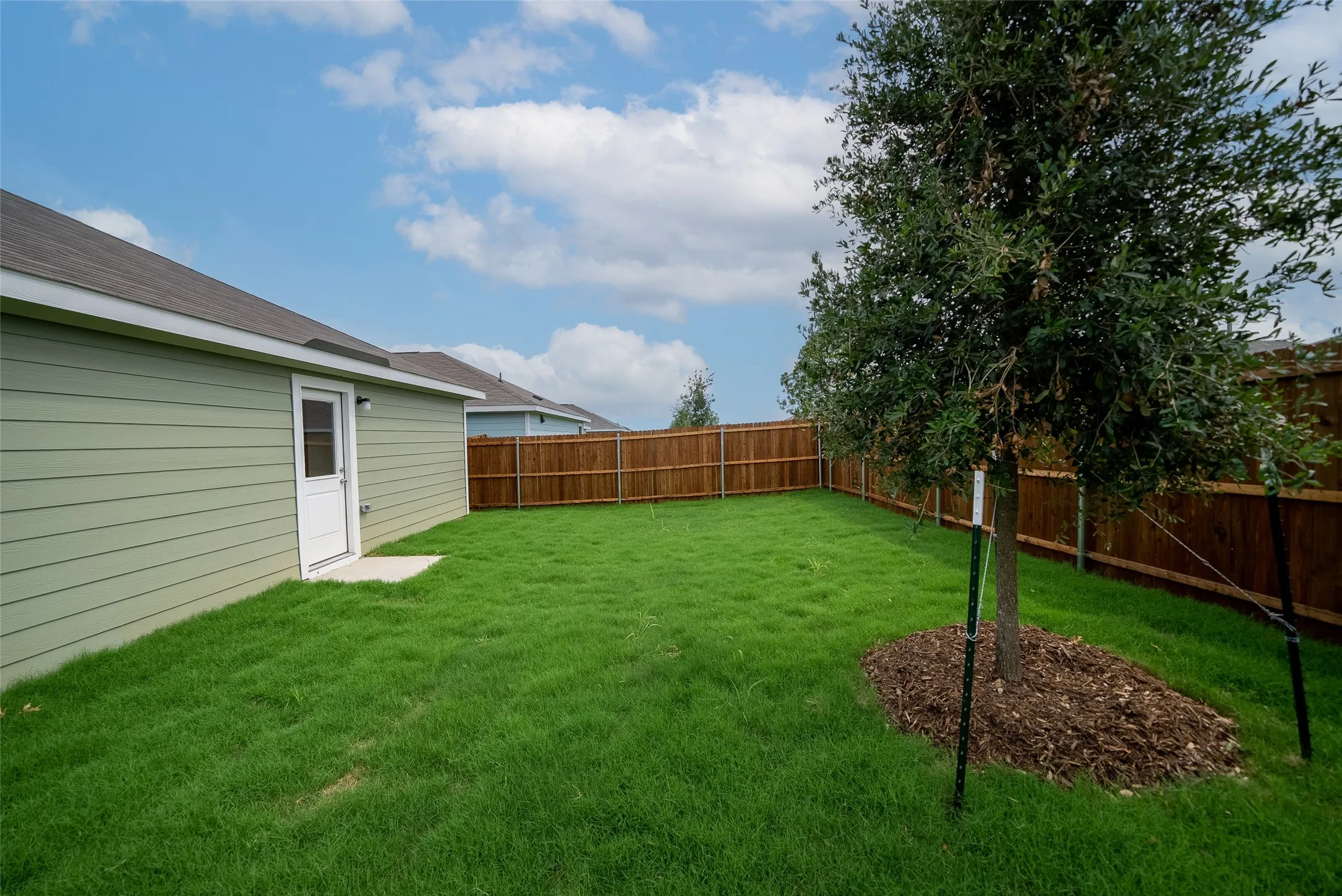 Single Family Residence For Rent in Collin County , 7765 Ruellia Road, Mc Kinney, Texas 75071, 3 Bedroom, 2 Bathroom, 2 Garage spaces, 1,411 Sqft, built in 2022, mls#21380425, Real Estate Agent in Mc Kinney, Homes For Rent in Collin county, Homes For Rent in Mc Kinney, Realtor in Mc Kinney Texas, Real Estate Brokerage Independent Realty Texas, Luminita Cordes Realtor