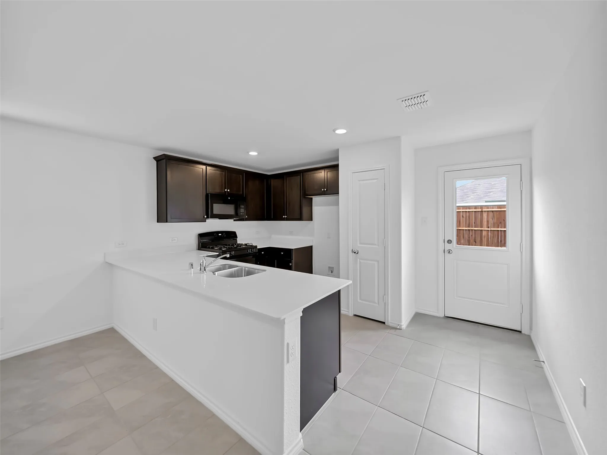 Single Family Residence For Rent in Collin County , 7765 Ruellia Road, Mc Kinney, Texas 75071, 3 Bedroom, 2 Bathroom, 2 Garage spaces, 1,411 Sqft, built in 2022, mls#21380425, Real Estate Agent in Mc Kinney, Homes For Rent in Collin county, Homes For Rent in Mc Kinney, Realtor in Mc Kinney Texas, Real Estate Brokerage Independent Realty Texas, Luminita Cordes Realtor