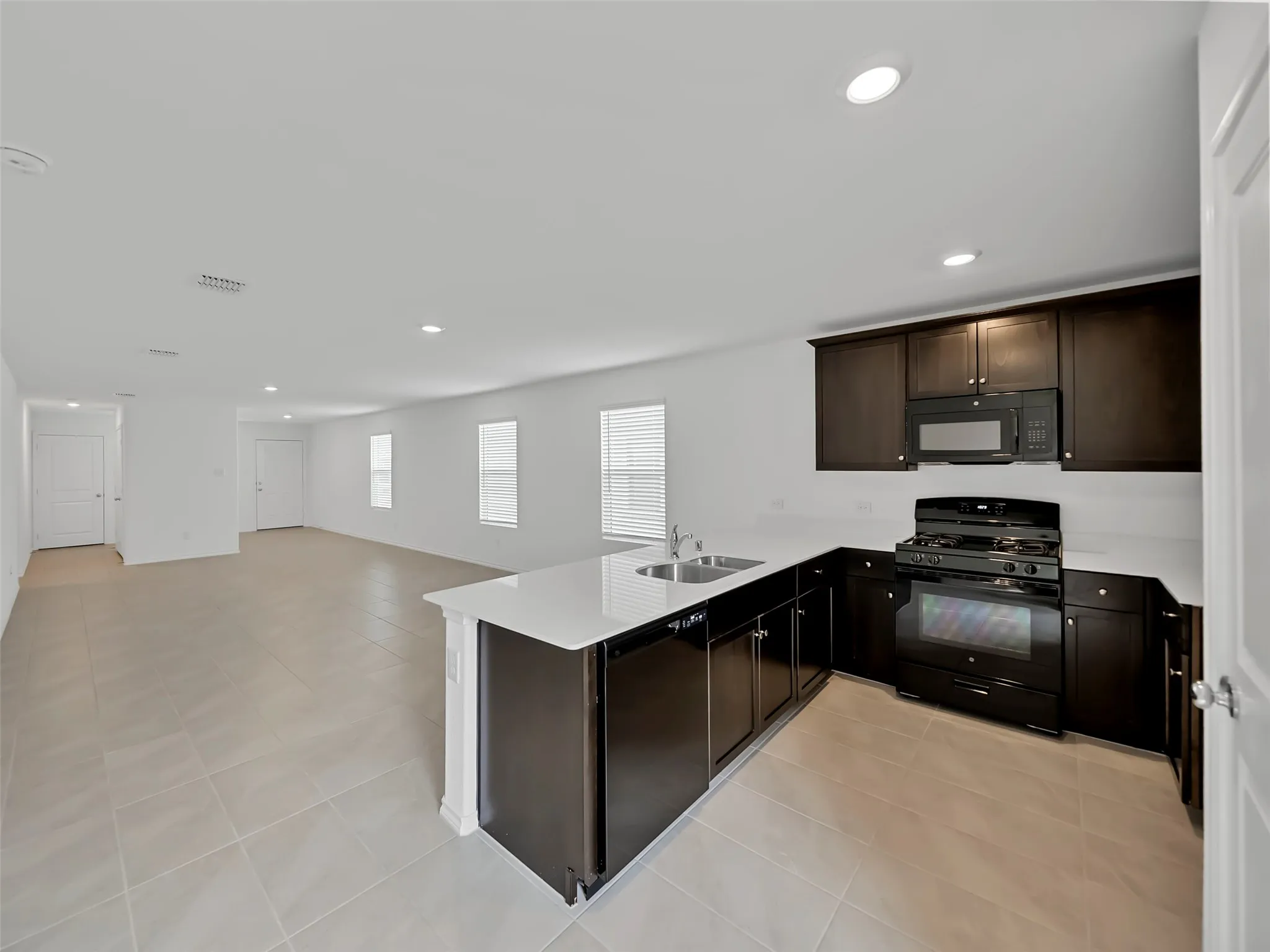 Single Family Residence For Rent in Collin County , 7765 Ruellia Road, Mc Kinney, Texas 75071, 3 Bedroom, 2 Bathroom, 2 Garage spaces, 1,411 Sqft, built in 2022, mls#21380425, Real Estate Agent in Mc Kinney, Homes For Rent in Collin county, Homes For Rent in Mc Kinney, Realtor in Mc Kinney Texas, Real Estate Brokerage Independent Realty Texas, Luminita Cordes Realtor