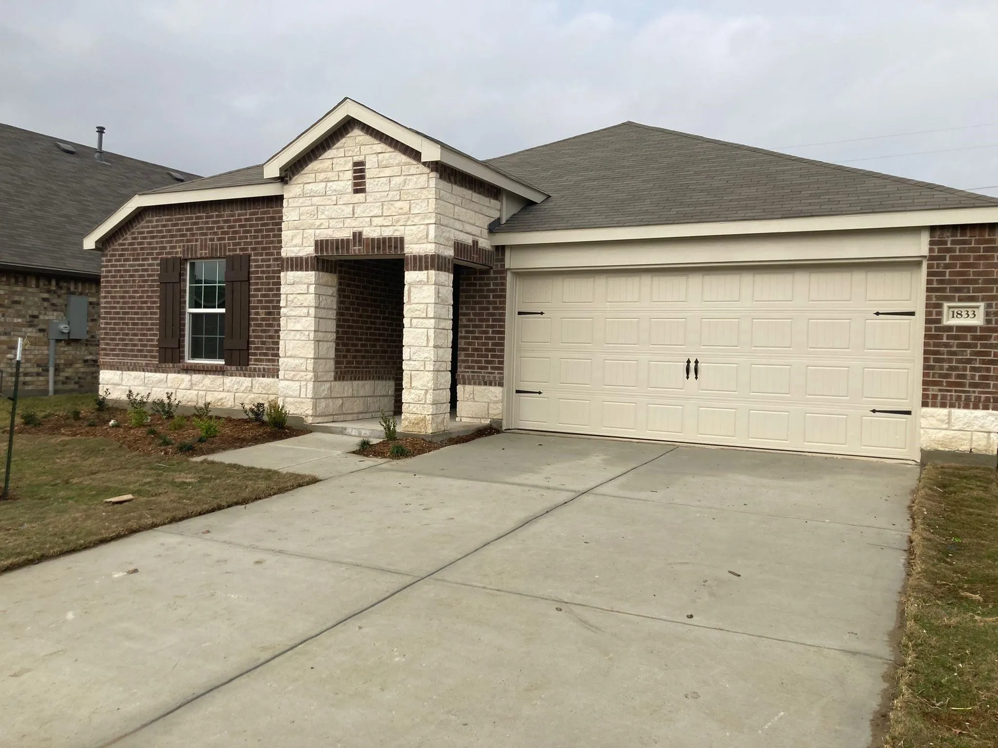 Single Family Residence For Rent in Hunt County , 1833 Elderberry Street, Royse City, Texas 75189, 3 Bedroom, 2 Bathroom, 2 Garage spaces, 1,429 Sqft, built in 2021, mls#21380427, Real Estate Agent in Royse City, Homes For Rent in Hunt county, Homes For Rent in Royse City, Realtor in Royse City Texas, Real Estate Brokerage Independent Realty Texas, Luminita Cordes Realtor