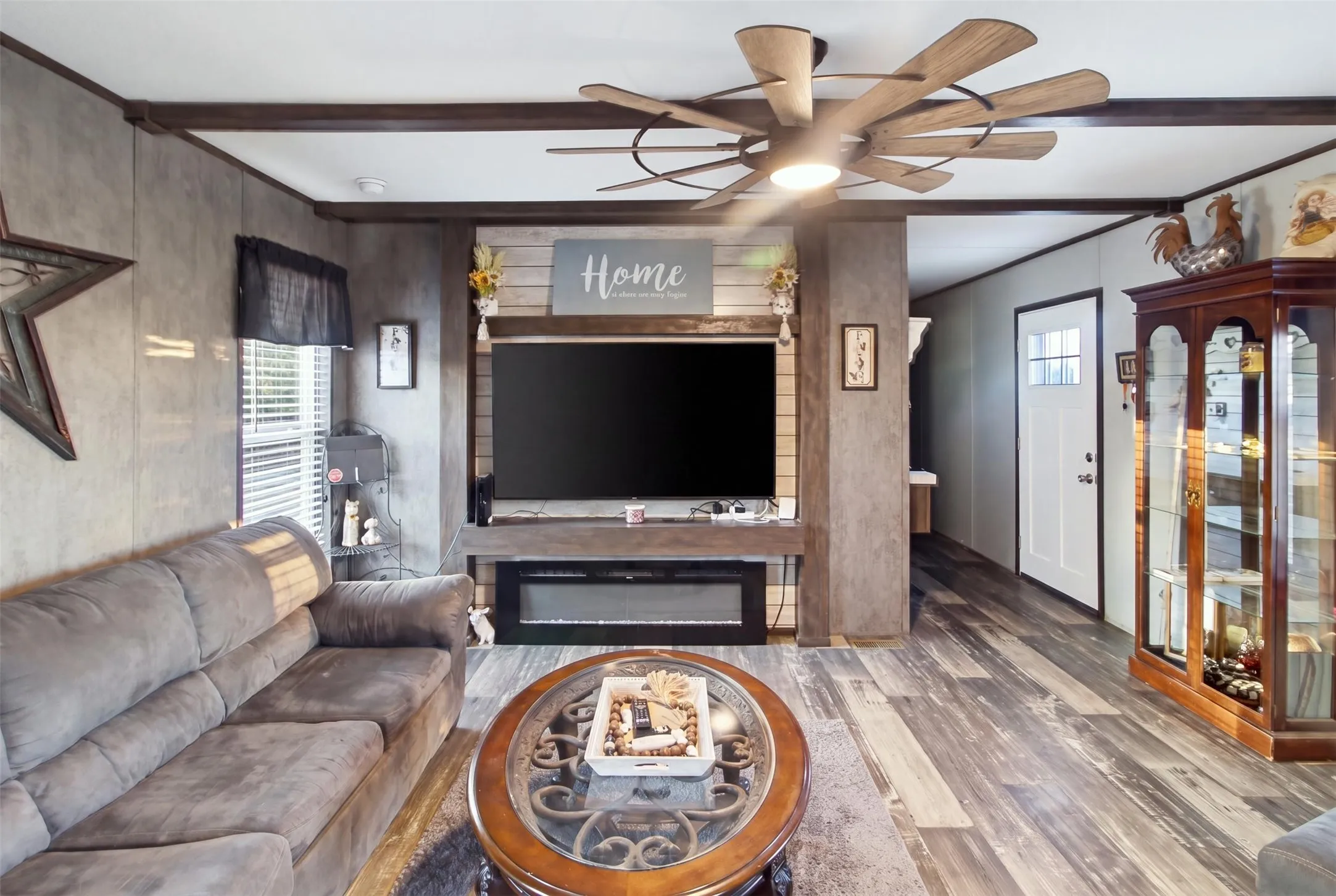 Manufactured Home For Sale in Henderson County , 433 Anchor Lane, Gun Barrel City, Texas 75156, 3 Bedroom, 2 Bathroom, Garage spaces, 1,216 Sqft, built in 2023, mls#21372210, Real Estate Agent in Gun Barrel City, Homes For Sale in Henderson county, Homes For Sale in Gun Barrel City, Realtor in Gun Barrel City Texas, Real Estate Brokerage Independent Realty Texas, Luminita Cordes Realtor
