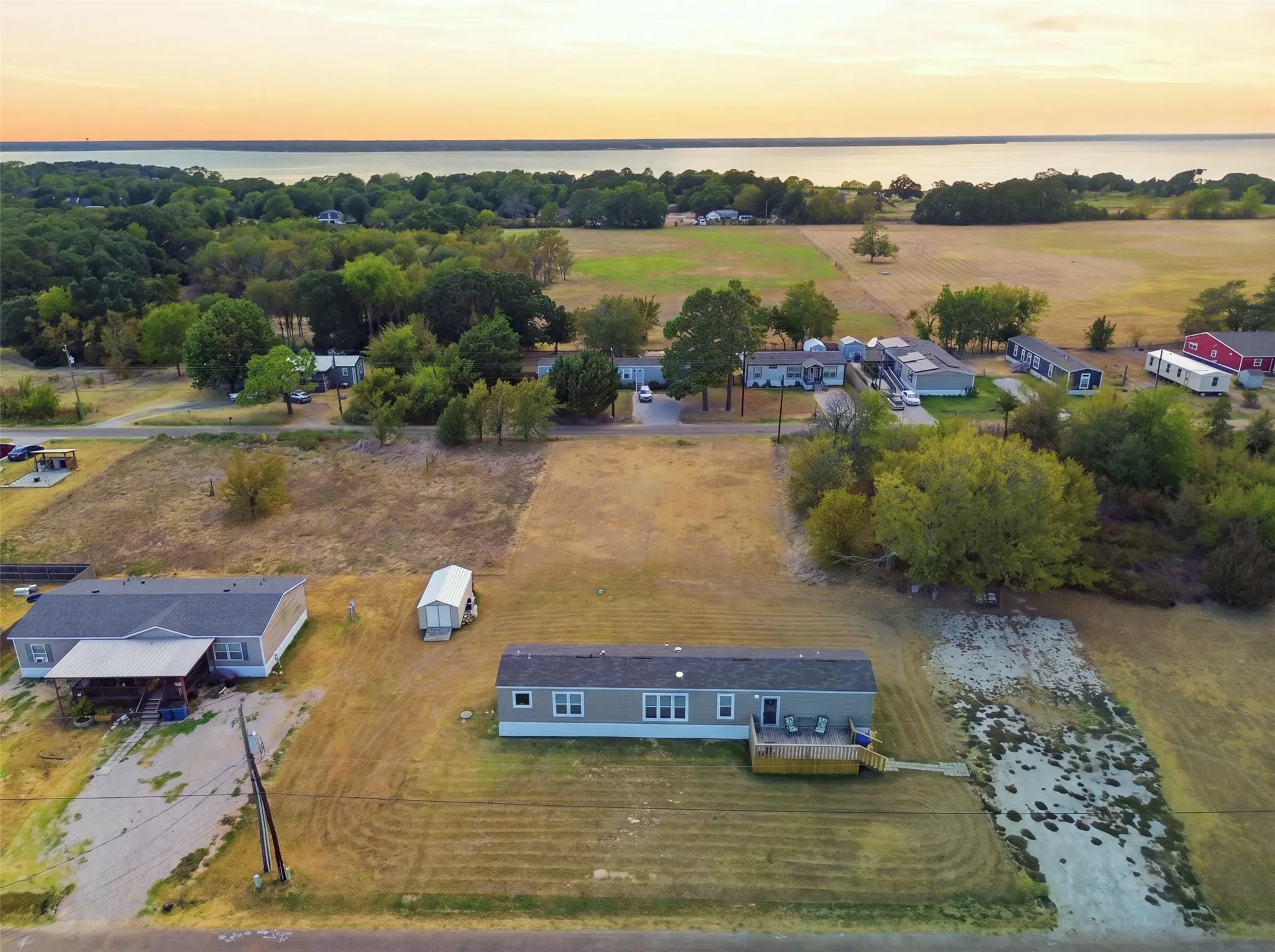 Manufactured Home For Sale in Henderson County , 433 Anchor Lane, Gun Barrel City, Texas 75156, 3 Bedroom, 2 Bathroom, Garage spaces, 1,216 Sqft, built in 2023, mls#21372210, Real Estate Agent in Gun Barrel City, Homes For Sale in Henderson county, Homes For Sale in Gun Barrel City, Realtor in Gun Barrel City Texas, Real Estate Brokerage Independent Realty Texas, Luminita Cordes Realtor