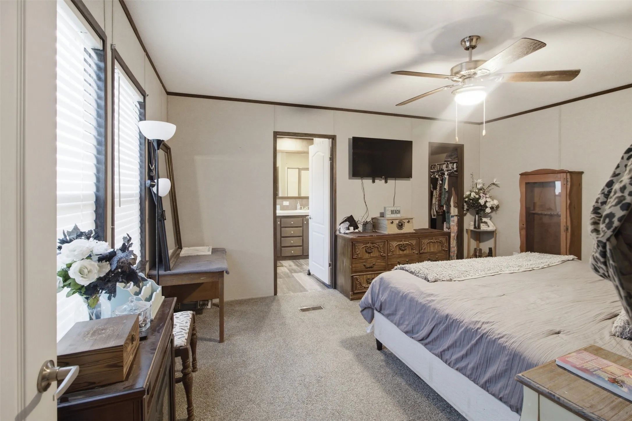 Manufactured Home For Sale in Henderson County , 433 Anchor Lane, Gun Barrel City, Texas 75156, 3 Bedroom, 2 Bathroom, Garage spaces, 1,216 Sqft, built in 2023, mls#21372210, Real Estate Agent in Gun Barrel City, Homes For Sale in Henderson county, Homes For Sale in Gun Barrel City, Realtor in Gun Barrel City Texas, Real Estate Brokerage Independent Realty Texas, Luminita Cordes Realtor