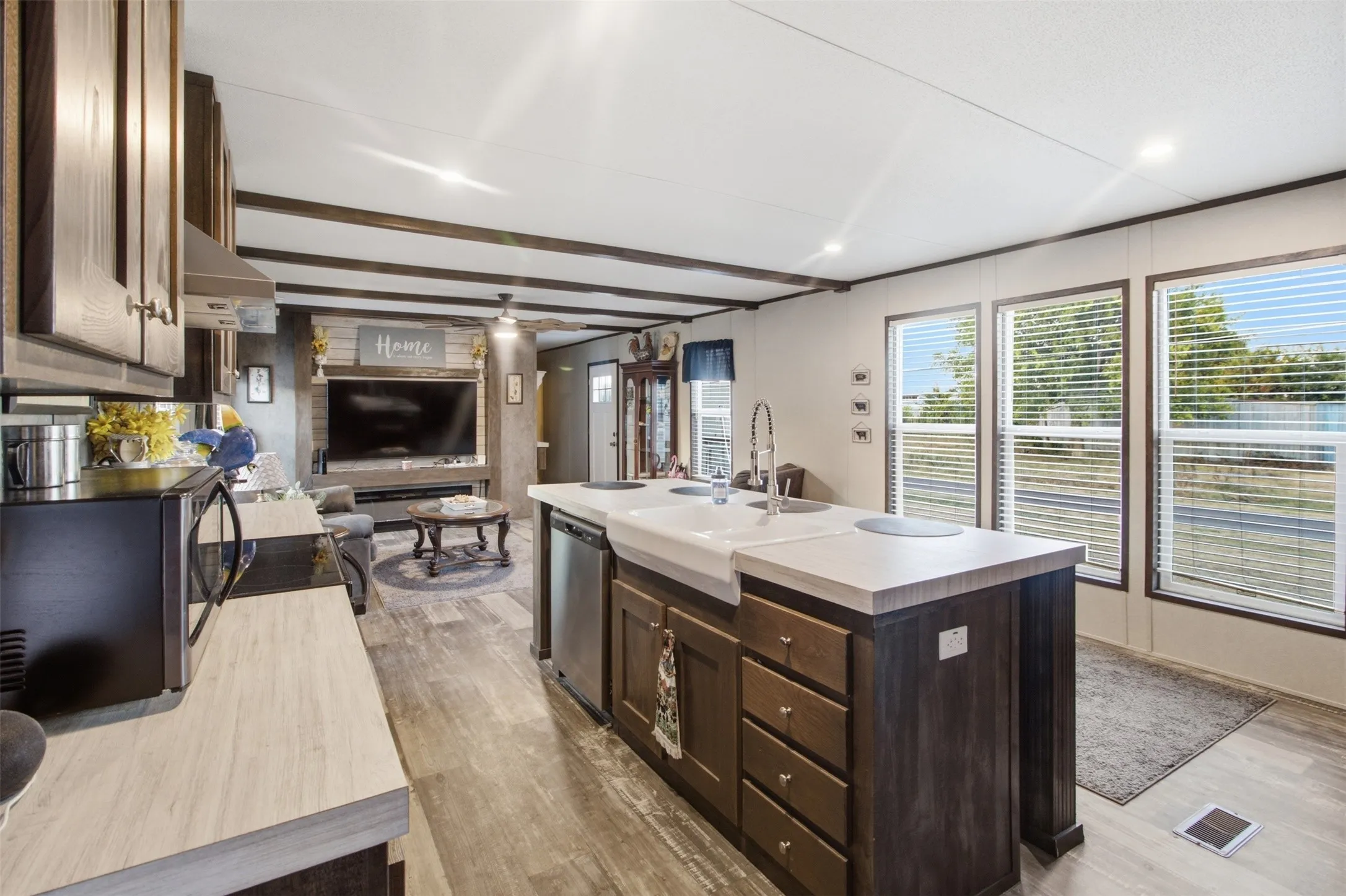 Manufactured Home For Sale in Henderson County , 433 Anchor Lane, Gun Barrel City, Texas 75156, 3 Bedroom, 2 Bathroom, Garage spaces, 1,216 Sqft, built in 2023, mls#21372210, Real Estate Agent in Gun Barrel City, Homes For Sale in Henderson county, Homes For Sale in Gun Barrel City, Realtor in Gun Barrel City Texas, Real Estate Brokerage Independent Realty Texas, Luminita Cordes Realtor
