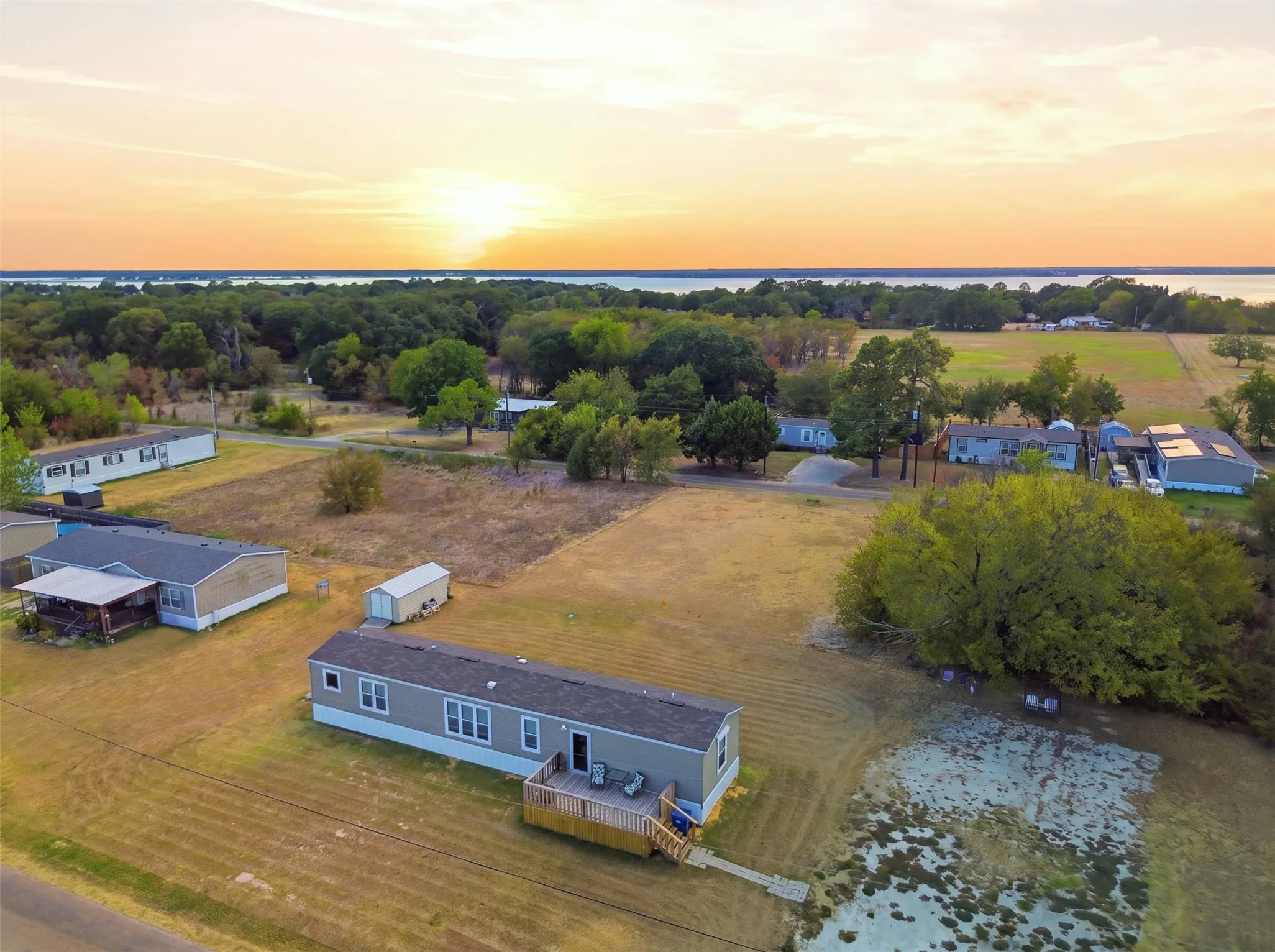 Manufactured Home For Sale in Henderson County , 433 Anchor Lane, Gun Barrel City, Texas 75156, 3 Bedroom, 2 Bathroom, Garage spaces, 1,216 Sqft, built in 2023, mls#21372210, Real Estate Agent in Gun Barrel City, Homes For Sale in Henderson county, Homes For Sale in Gun Barrel City, Realtor in Gun Barrel City Texas, Real Estate Brokerage Independent Realty Texas, Luminita Cordes Realtor