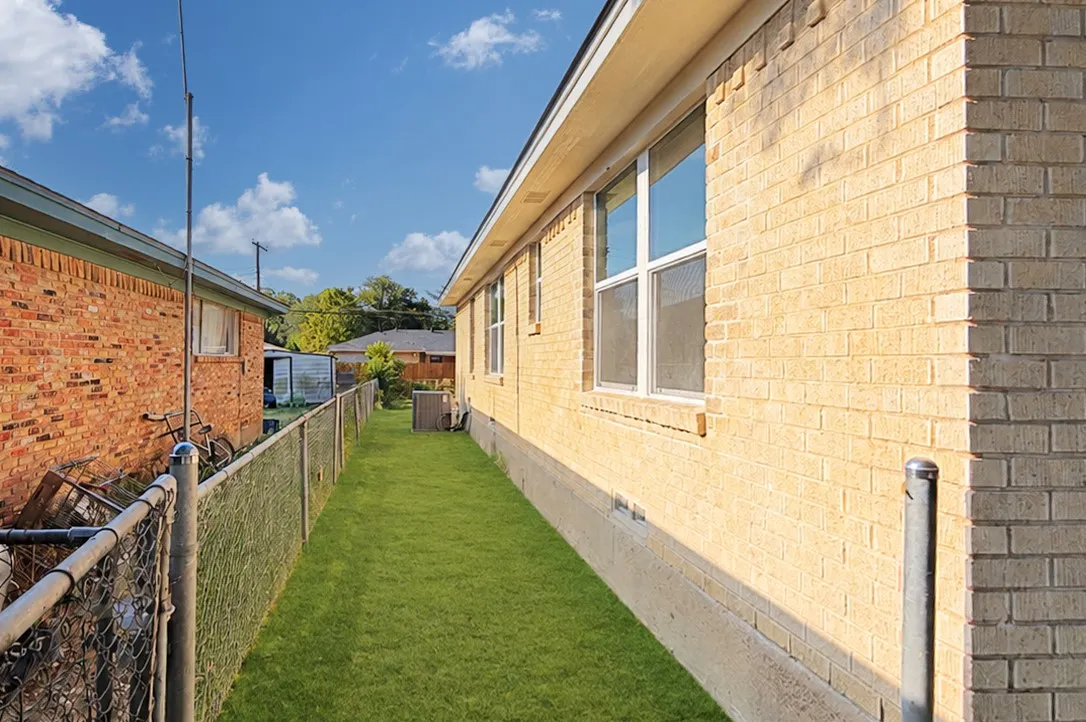 Single Family Residence For Sale in Dallas County , 8706 Reva Street, Dallas, Texas 75227, 3 Bedroom, 2 Bathroom, 2 Garage spaces, 1,590 Sqft, built in 1960, mls#21380428, Real Estate Agent in Dallas, Homes For Sale in Dallas county, Homes For Sale in Dallas, Realtor in Dallas Texas, Real Estate Brokerage Independent Realty Texas, Luminita Cordes Realtor