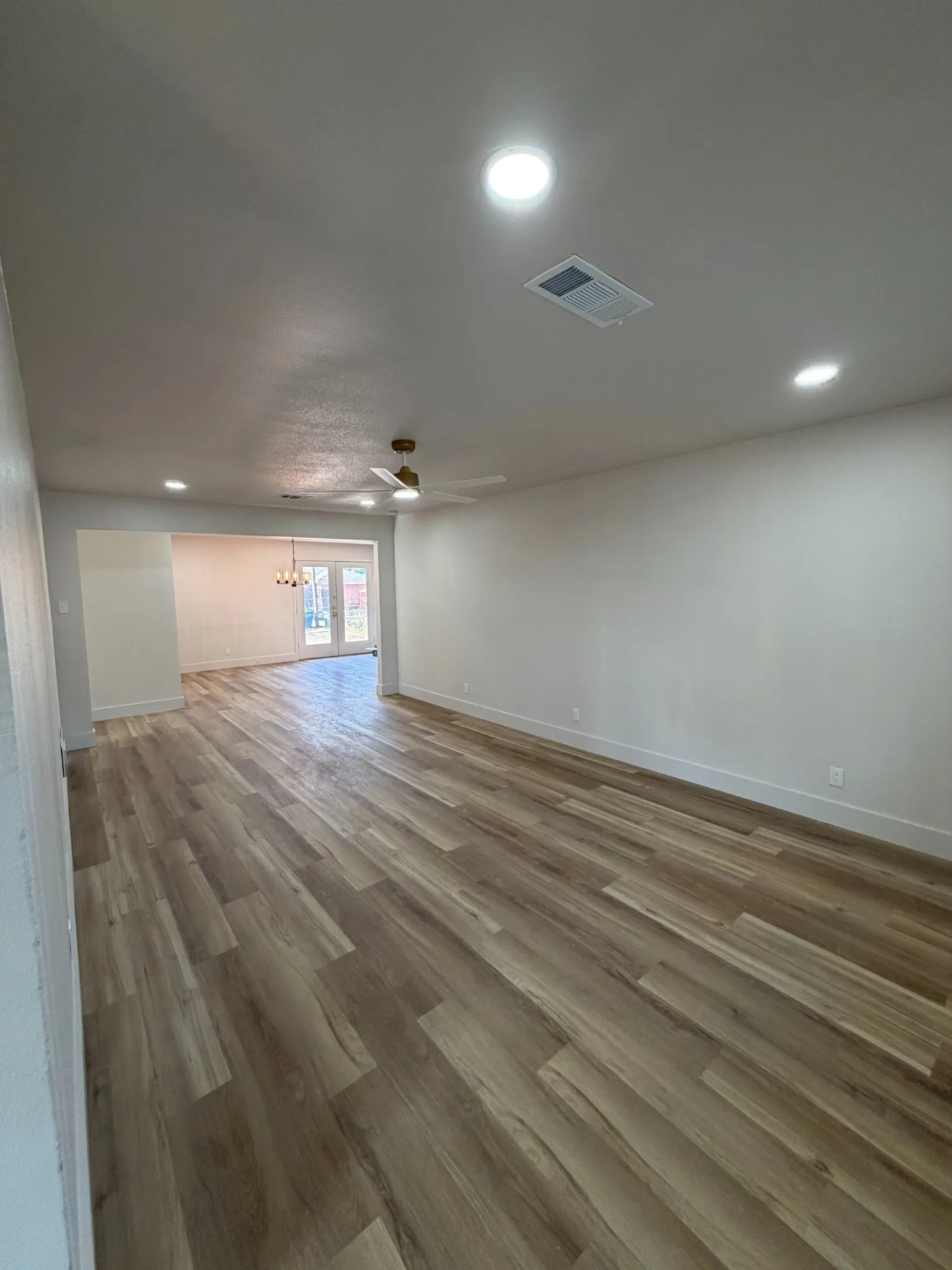 Single Family Residence For Sale in Dallas County , 8706 Reva Street, Dallas, Texas 75227, 3 Bedroom, 2 Bathroom, 2 Garage spaces, 1,590 Sqft, built in 1960, mls#21380428, Real Estate Agent in Dallas, Homes For Sale in Dallas county, Homes For Sale in Dallas, Realtor in Dallas Texas, Real Estate Brokerage Independent Realty Texas, Luminita Cordes Realtor