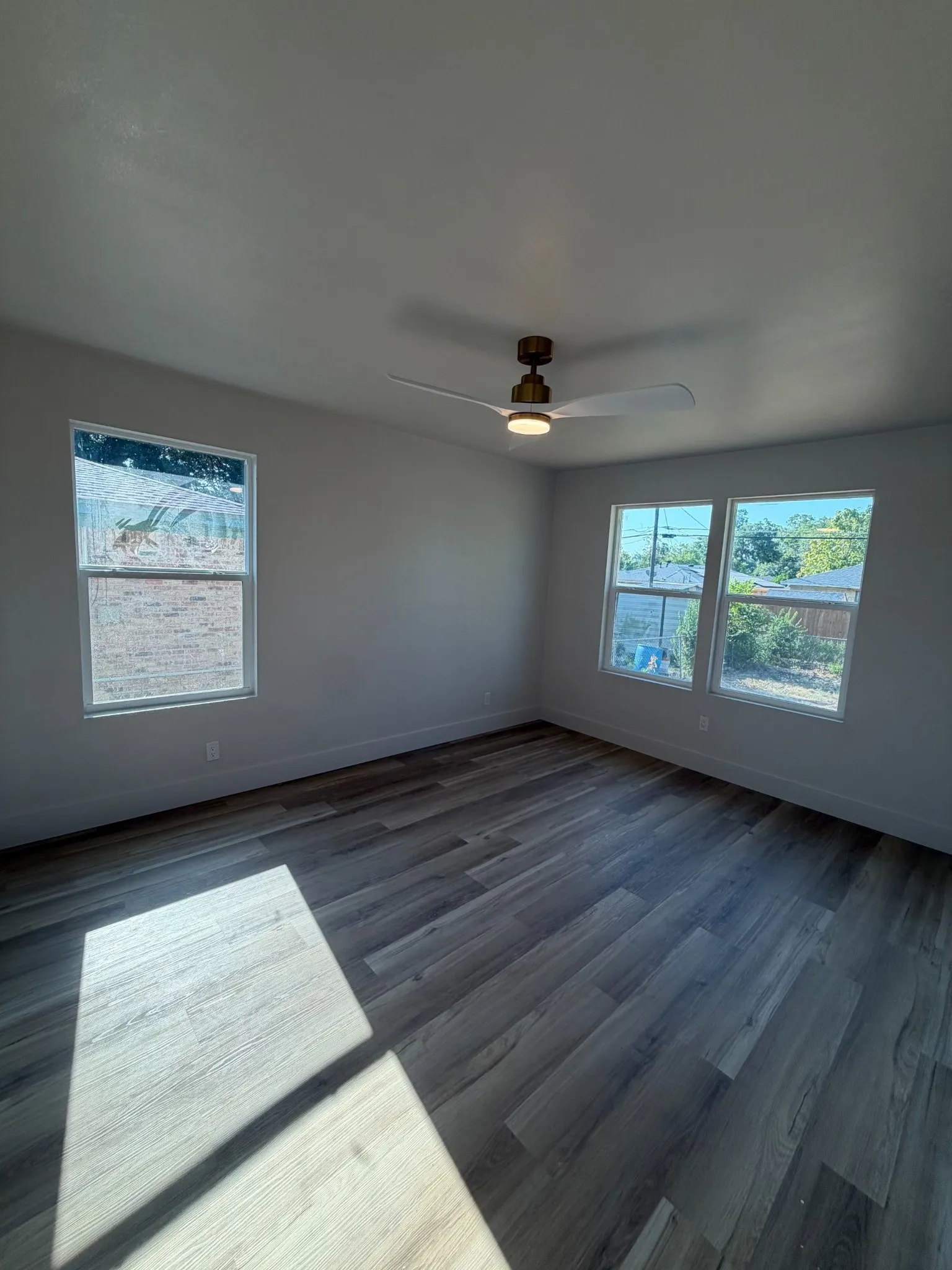 Single Family Residence For Sale in Dallas County , 8706 Reva Street, Dallas, Texas 75227, 3 Bedroom, 2 Bathroom, 2 Garage spaces, 1,590 Sqft, built in 1960, mls#21380428, Real Estate Agent in Dallas, Homes For Sale in Dallas county, Homes For Sale in Dallas, Realtor in Dallas Texas, Real Estate Brokerage Independent Realty Texas, Luminita Cordes Realtor