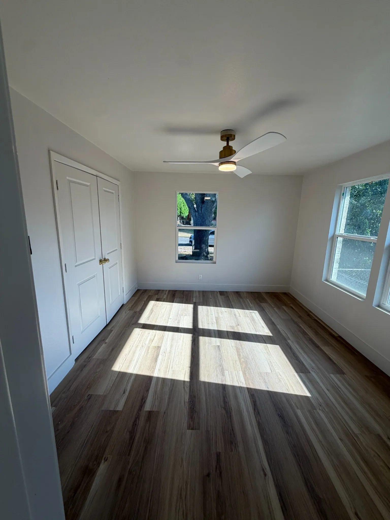 Single Family Residence For Sale in Dallas County , 8706 Reva Street, Dallas, Texas 75227, 3 Bedroom, 2 Bathroom, 2 Garage spaces, 1,590 Sqft, built in 1960, mls#21380428, Real Estate Agent in Dallas, Homes For Sale in Dallas county, Homes For Sale in Dallas, Realtor in Dallas Texas, Real Estate Brokerage Independent Realty Texas, Luminita Cordes Realtor