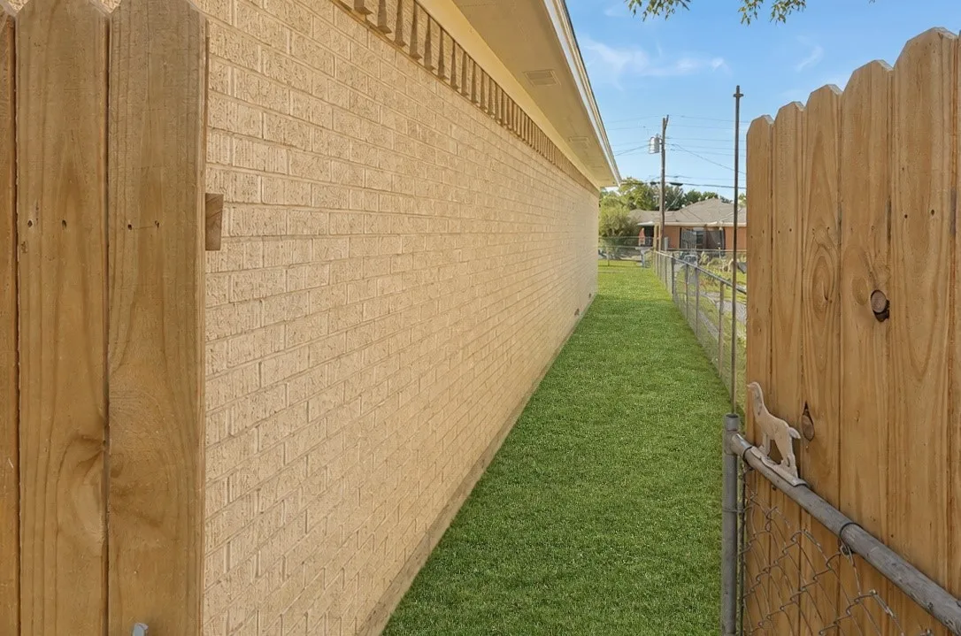 Single Family Residence For Sale in Dallas County , 8706 Reva Street, Dallas, Texas 75227, 3 Bedroom, 2 Bathroom, 2 Garage spaces, 1,590 Sqft, built in 1960, mls#21380428, Real Estate Agent in Dallas, Homes For Sale in Dallas county, Homes For Sale in Dallas, Realtor in Dallas Texas, Real Estate Brokerage Independent Realty Texas, Luminita Cordes Realtor