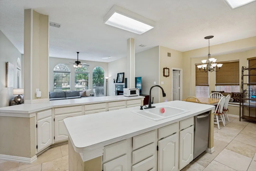 Single Family Residence For Rent in Collin County , 10913 Alexandria Drive, Frisco, Texas 75035, 4 Bedroom, 3 Bathroom, 2 Garage spaces, 3,182 Sqft, built in 1993, mls#21380429, Real Estate Agent in Frisco, Homes For Rent in Collin county, Homes For Rent in Frisco, Realtor in Frisco Texas, Real Estate Brokerage Independent Realty Texas, Luminita Cordes Realtor