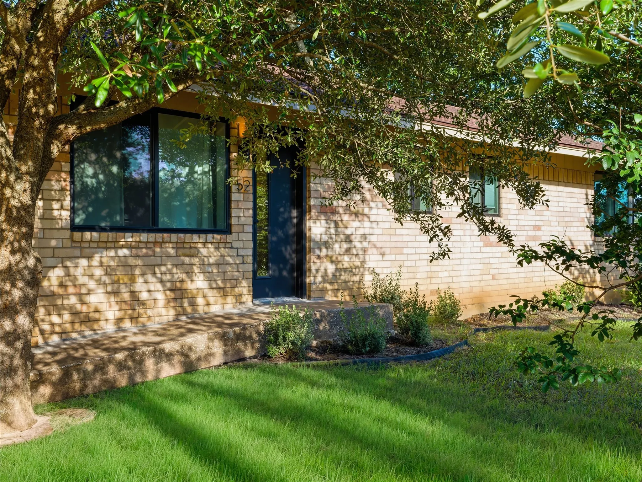 Single Family Residence For Rent in Grayson County , 52 Jacqueline Lane, Denison, Texas 75020, 2 Bedroom, 2 Bathroom, 2 Garage spaces, 1,546 Sqft, built in 1986, mls#21380432, Real Estate Agent in Denison, Homes For Rent in Grayson county, Homes For Rent in Denison, Realtor in Denison Texas, Real Estate Brokerage Independent Realty Texas, Luminita Cordes Realtor