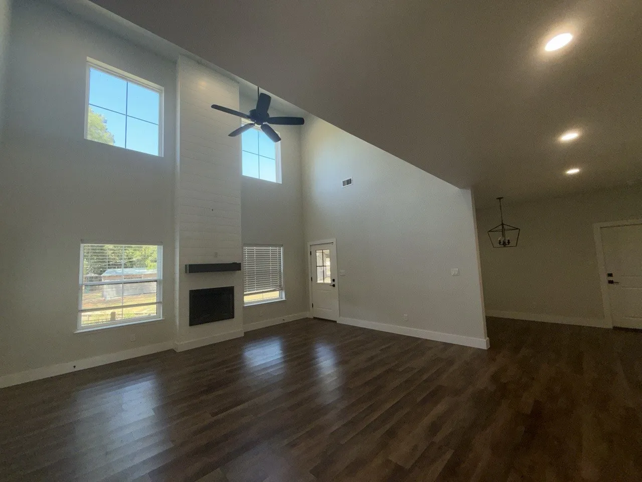 Single Family Residence For Sale in Henderson County , 138 Sunset Drive, Gun Barrel City, Texas 75156, 4 Bedroom, 3 Bathroom, 2 Garage spaces, 2,625 Sqft, built in 2022, mls#21380437, Real Estate Agent in Gun Barrel City, Homes For Sale in Henderson county, Homes For Sale in Gun Barrel City, Realtor in Gun Barrel City Texas, Real Estate Brokerage Independent Realty Texas, Luminita Cordes Realtor