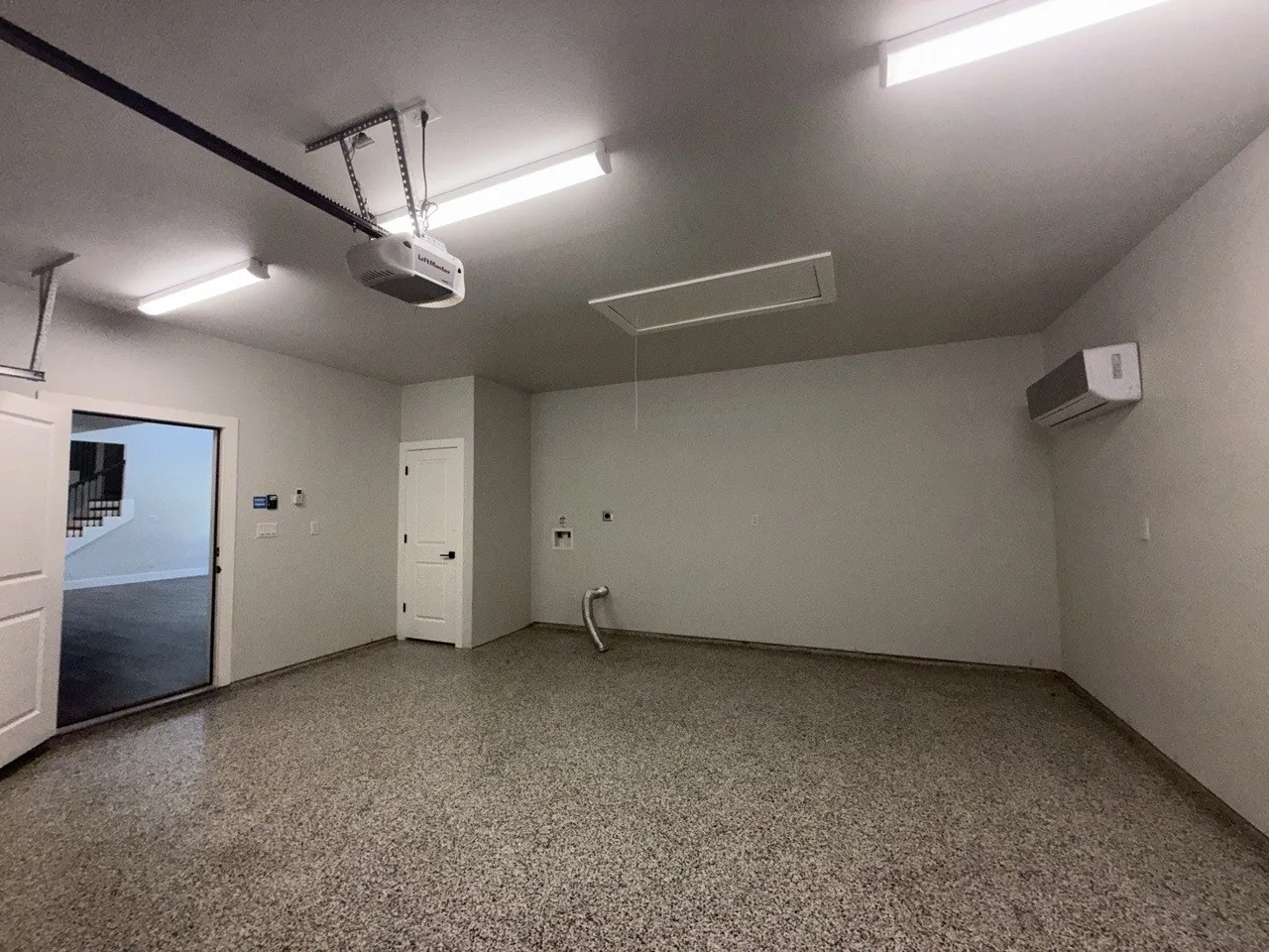 Single Family Residence For Sale in Henderson County , 138 Sunset Drive, Gun Barrel City, Texas 75156, 4 Bedroom, 3 Bathroom, 2 Garage spaces, 2,625 Sqft, built in 2022, mls#21380437, Real Estate Agent in Gun Barrel City, Homes For Sale in Henderson county, Homes For Sale in Gun Barrel City, Realtor in Gun Barrel City Texas, Real Estate Brokerage Independent Realty Texas, Luminita Cordes Realtor
