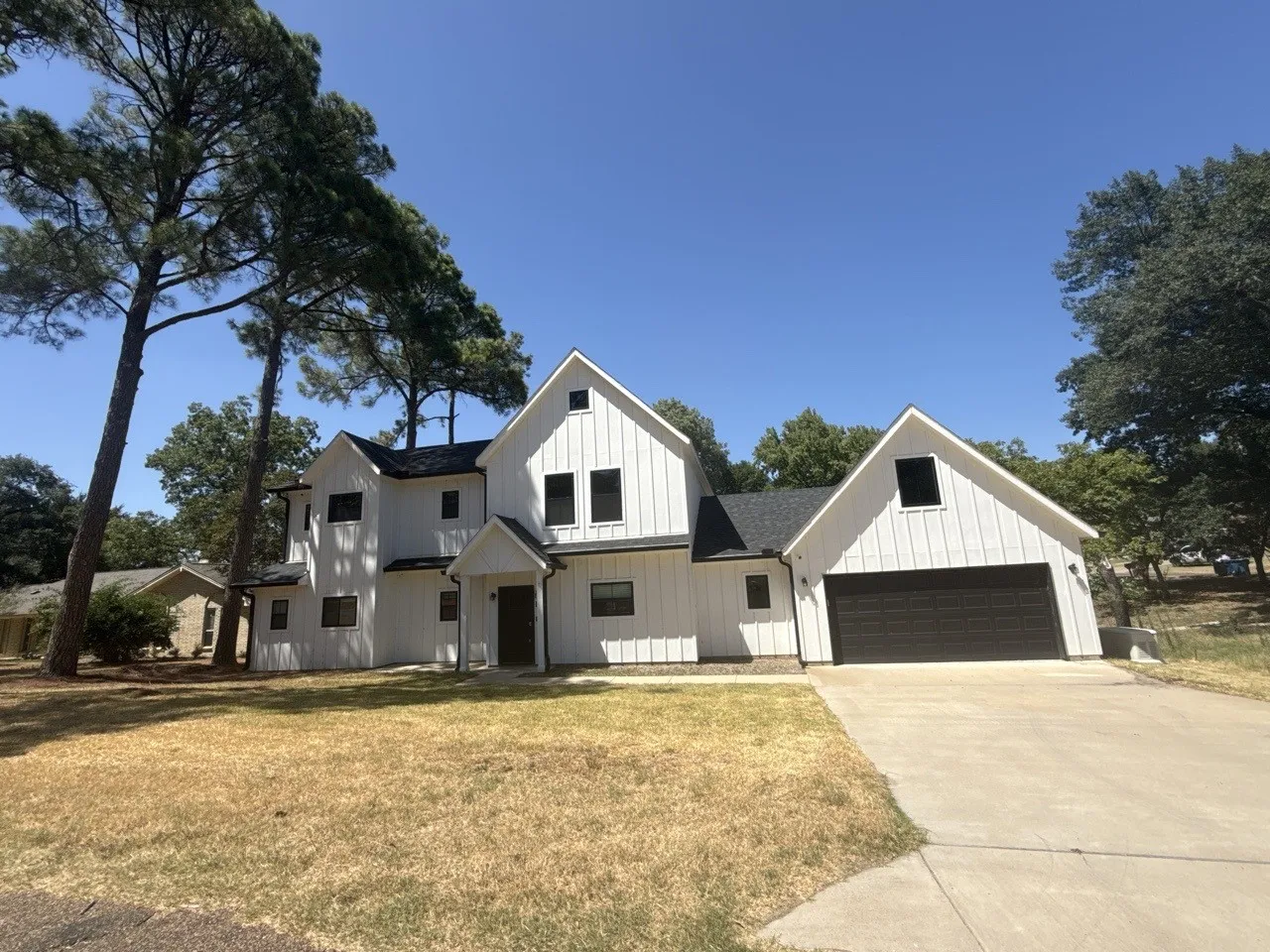 Single Family Residence For Sale in Henderson County , 138 Sunset Drive, Gun Barrel City, Texas 75156, 4 Bedroom, 3 Bathroom, 2 Garage spaces, 2,625 Sqft, built in 2022, mls#21380437, Real Estate Agent in Gun Barrel City, Homes For Sale in Henderson county, Homes For Sale in Gun Barrel City, Realtor in Gun Barrel City Texas, Real Estate Brokerage Independent Realty Texas, Luminita Cordes Realtor