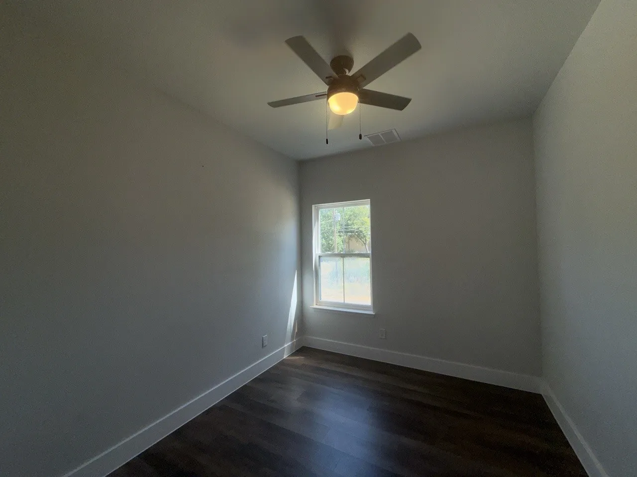Single Family Residence For Sale in Henderson County , 138 Sunset Drive, Gun Barrel City, Texas 75156, 4 Bedroom, 3 Bathroom, 2 Garage spaces, 2,625 Sqft, built in 2022, mls#21380437, Real Estate Agent in Gun Barrel City, Homes For Sale in Henderson county, Homes For Sale in Gun Barrel City, Realtor in Gun Barrel City Texas, Real Estate Brokerage Independent Realty Texas, Luminita Cordes Realtor