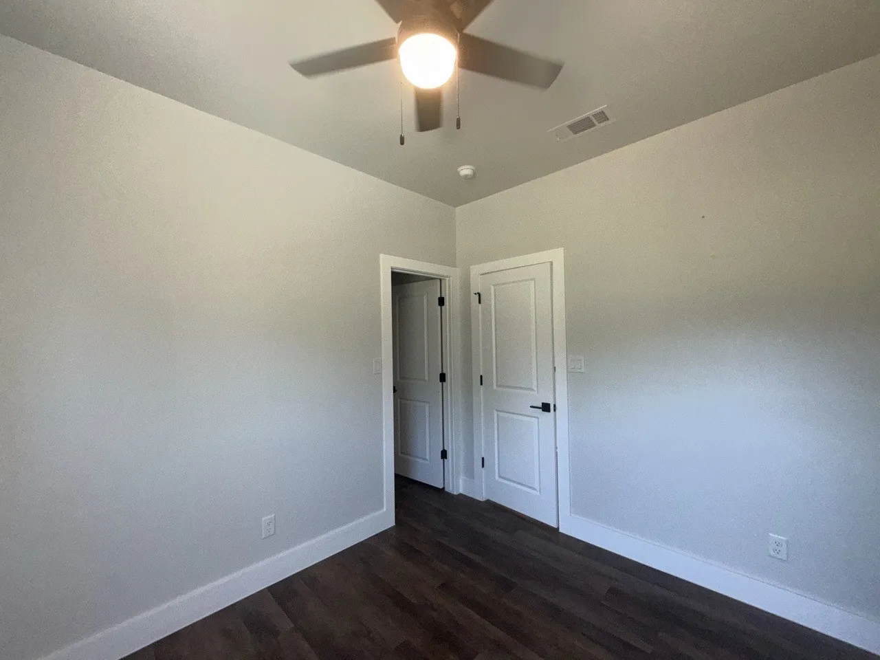 Single Family Residence For Sale in Henderson County , 138 Sunset Drive, Gun Barrel City, Texas 75156, 4 Bedroom, 3 Bathroom, 2 Garage spaces, 2,625 Sqft, built in 2022, mls#21380437, Real Estate Agent in Gun Barrel City, Homes For Sale in Henderson county, Homes For Sale in Gun Barrel City, Realtor in Gun Barrel City Texas, Real Estate Brokerage Independent Realty Texas, Luminita Cordes Realtor