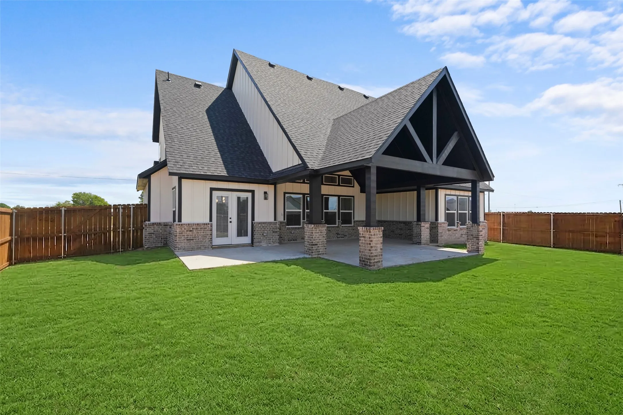 Single Family Residence For Sale in Henderson County , 205 Spade Ranch Road, Trinidad, Texas 75163, 5 Bedroom, 3 Bathroom, 2 Garage spaces, 2,700 Sqft, built in 2026, mls#21377709, Real Estate Agent in Trinidad, Homes For Sale in Henderson county, Homes For Sale in Trinidad, Realtor in Trinidad Texas, Real Estate Brokerage Independent Realty Texas, Luminita Cordes Realtor