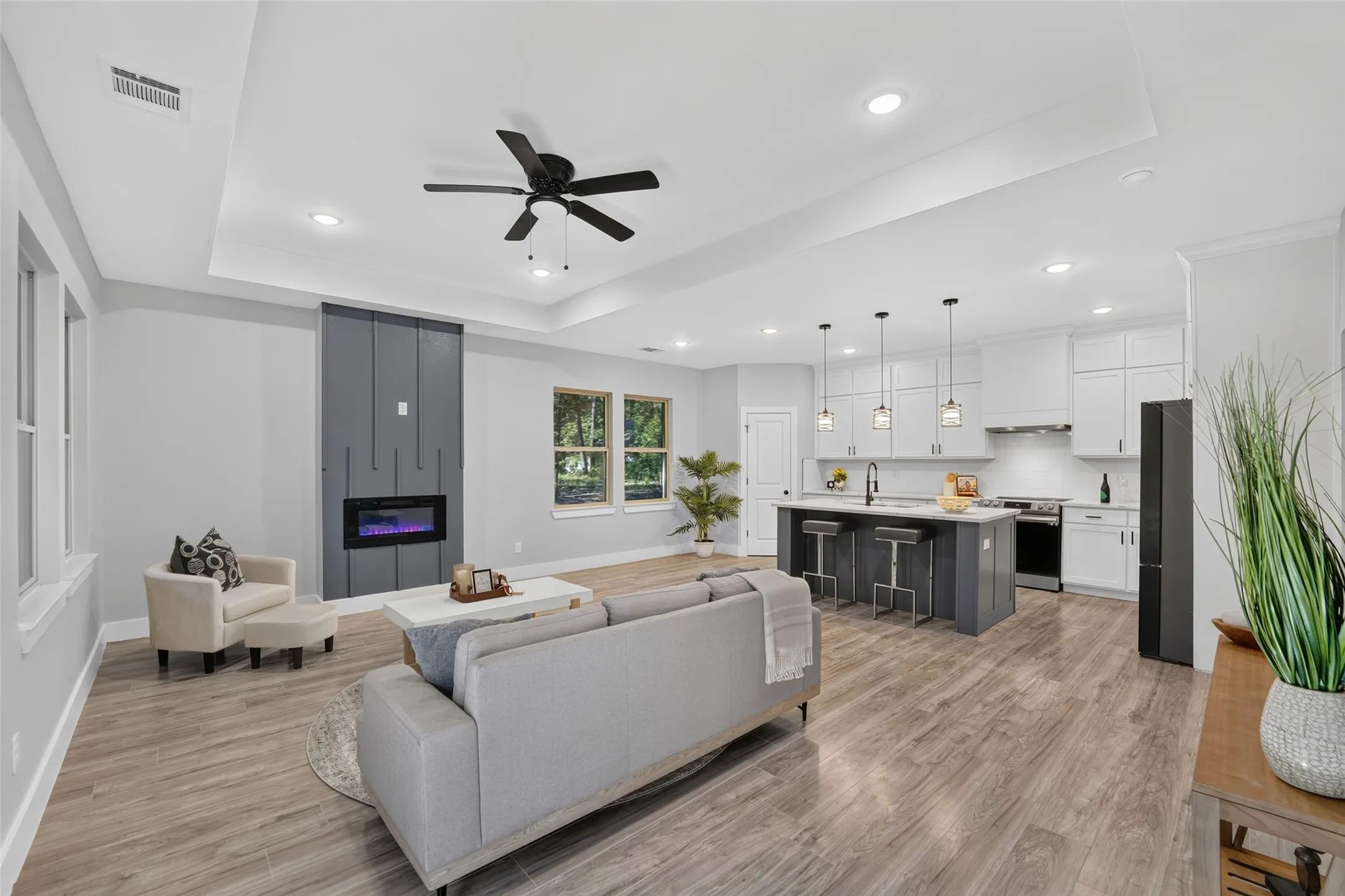 Single Family Residence For Sale in Henderson County , 219 E Beachwood Loop, Trinidad, Texas 75163, 3 Bedroom, 2 Bathroom, 2 Garage spaces, 1,428 Sqft, built in 2023, mls#21380441, Real Estate Agent in Trinidad, Homes For Sale in Henderson county, Homes For Sale in Trinidad, Realtor in Trinidad Texas, Real Estate Brokerage Independent Realty Texas, Luminita Cordes Realtor